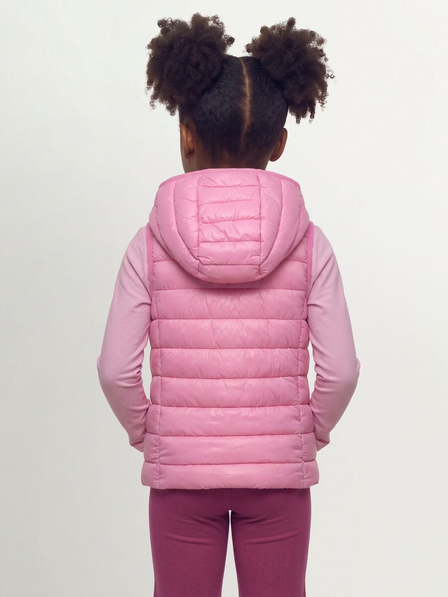 Pink padded ultralight gilet with hood and zip for girls_3