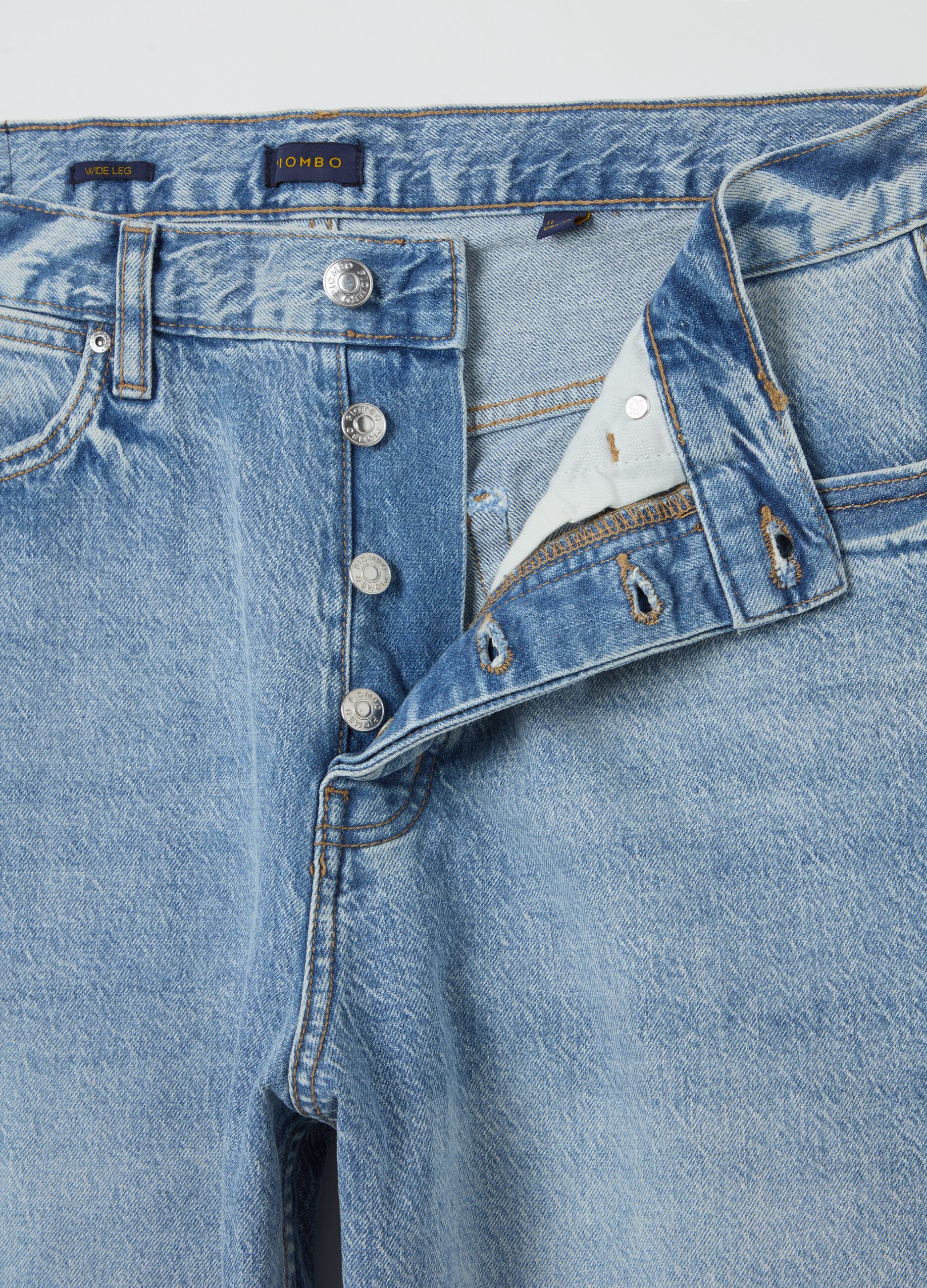 Wide-leg jeans with five pockets