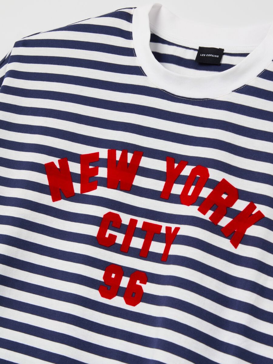 Striped T-shirt with printed lettering_5