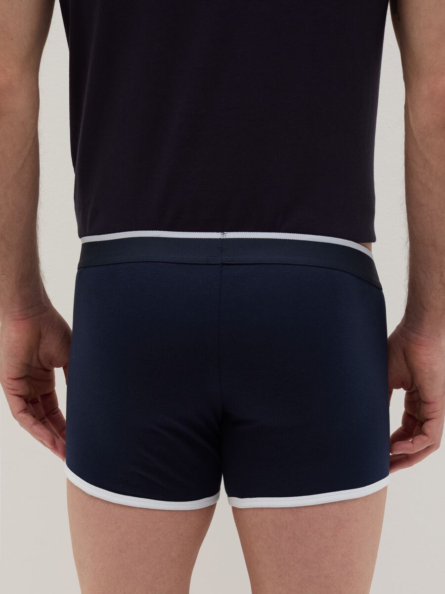 Stretch cotton boxer shorts with contrasting details._3