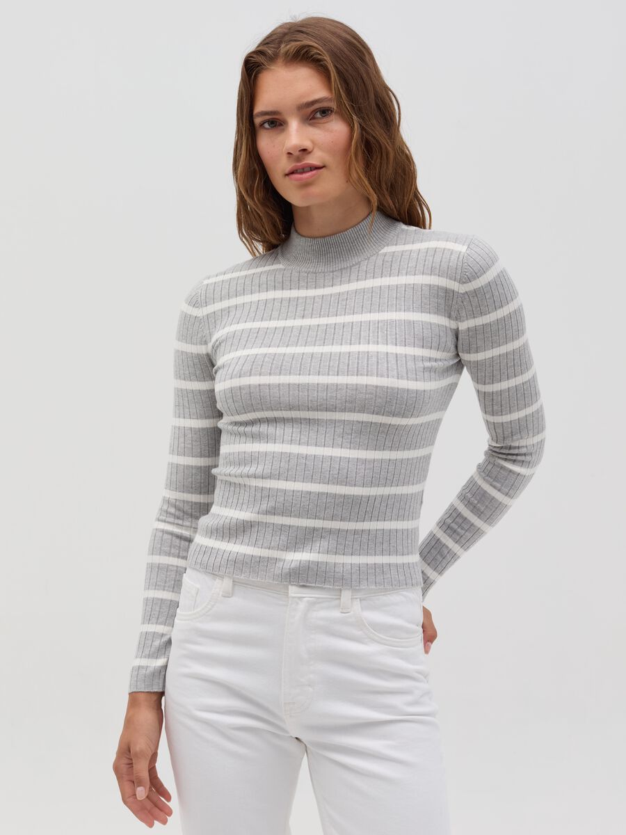 Flat ribbed top with striped pattern_0