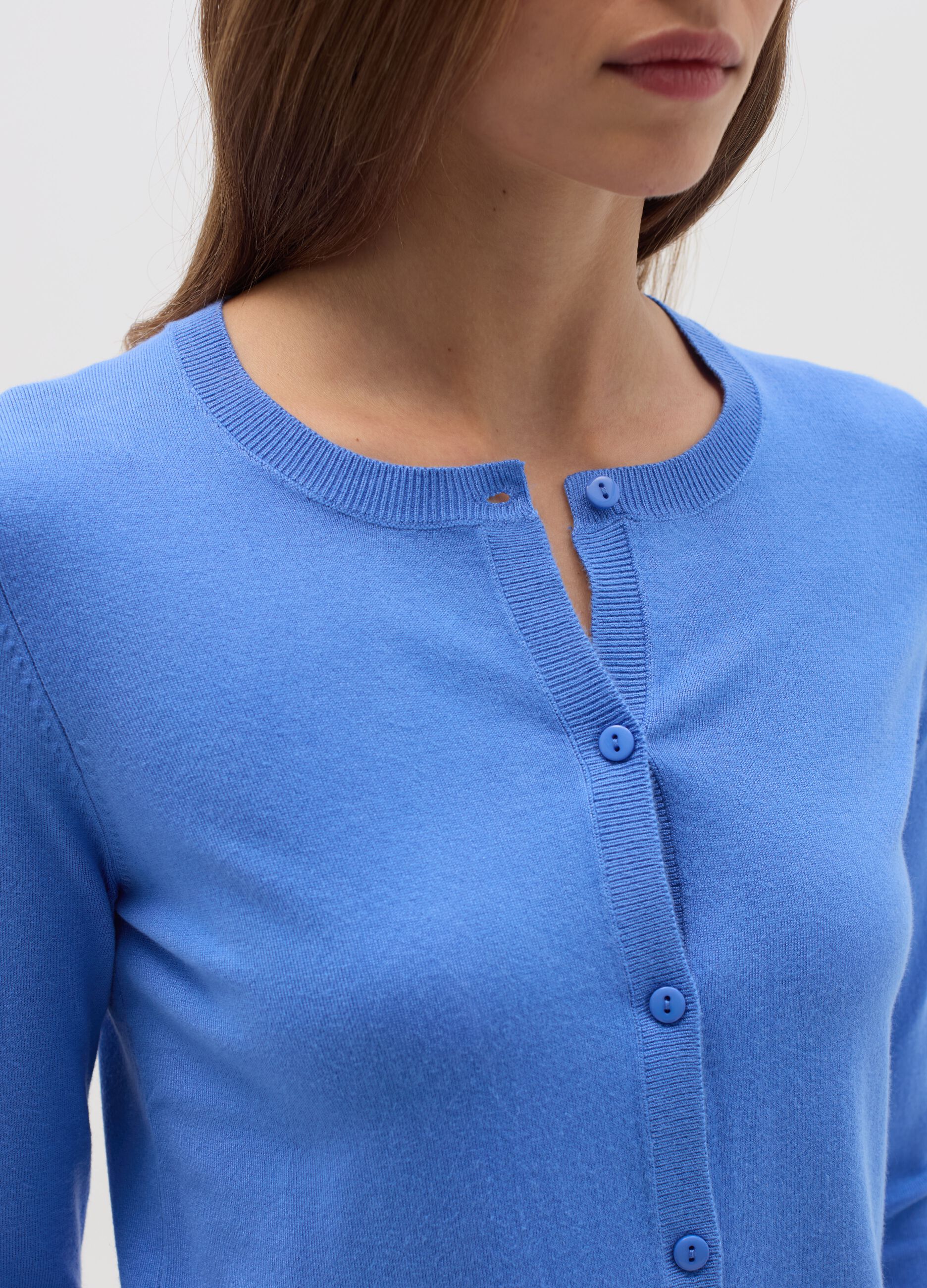 Solid colour cardigan with round neck