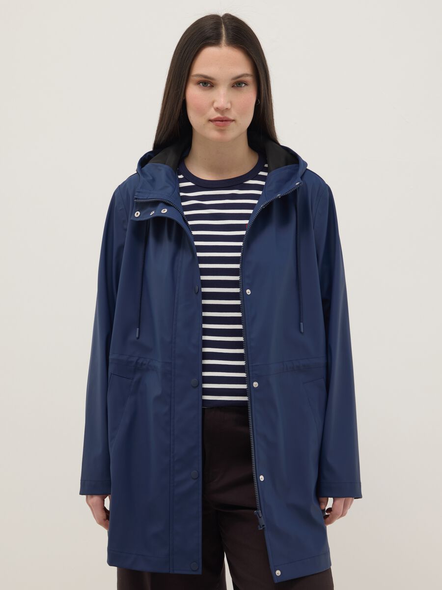 Giacca blu da pioggia regular fit con cappuccio_0