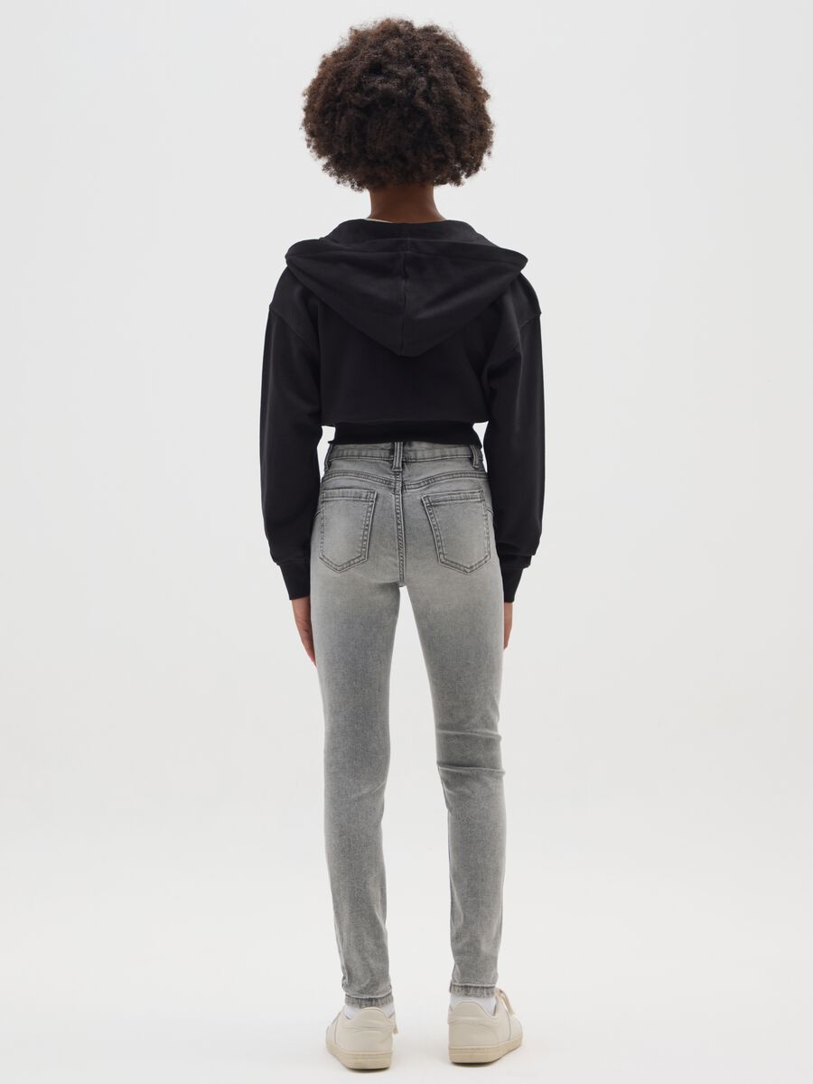 Jeans da ragazza in denim grigio skinny fit_2