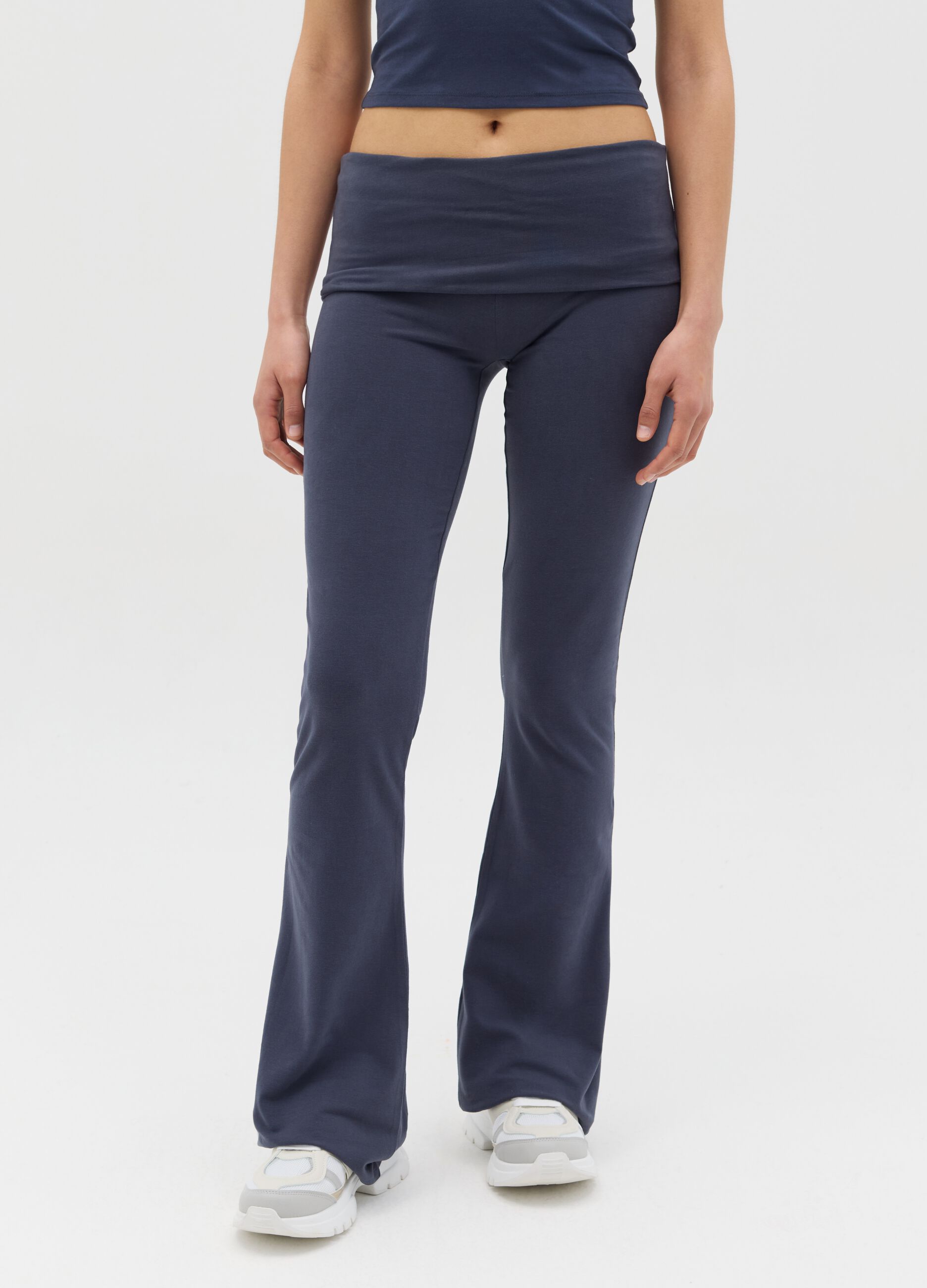 Blue flare-fit leggings with striped fold at the waist