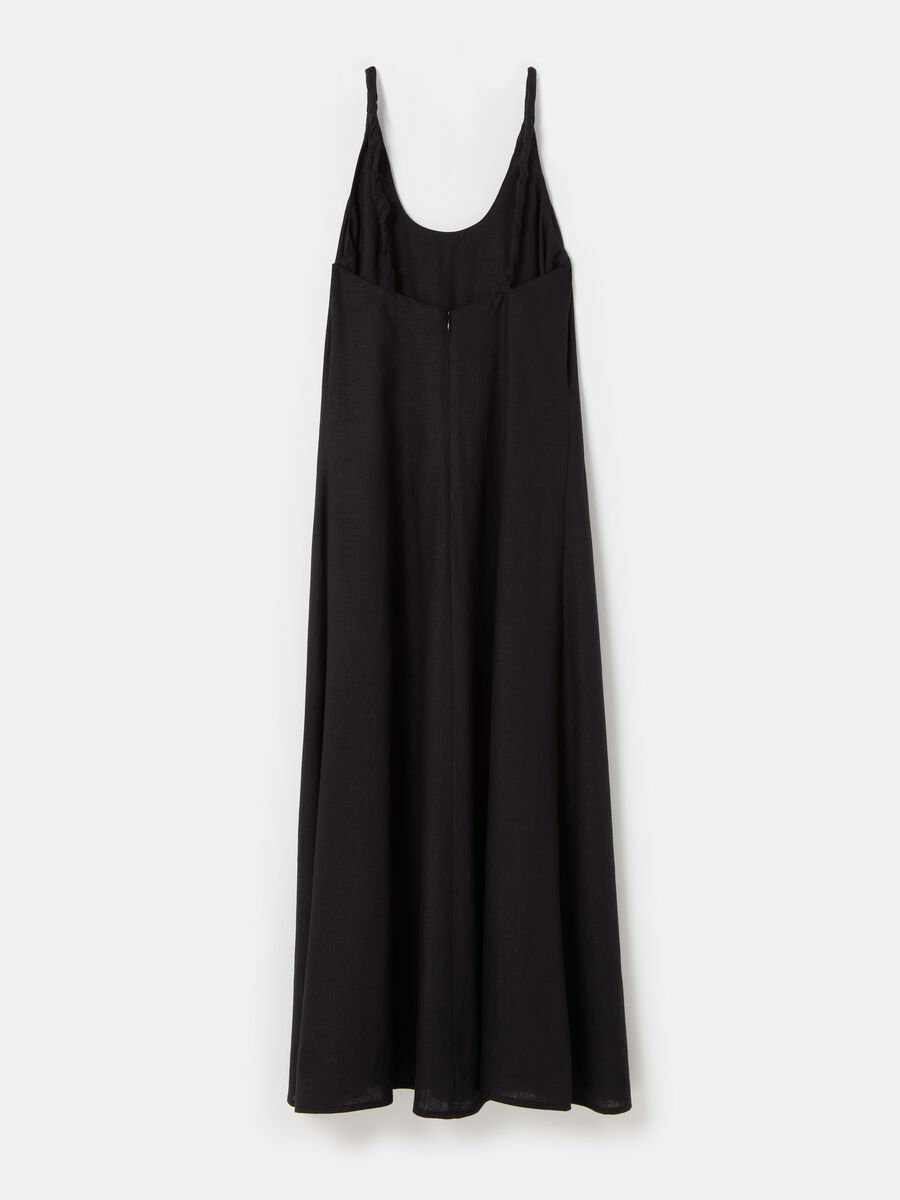 Contemporary long sleeveless dress_4
