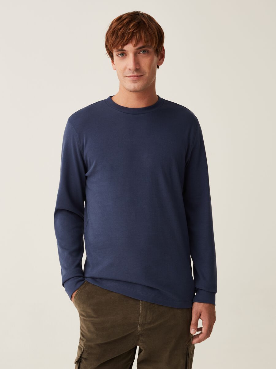 Long-sleeved T-shirt with round neck_1