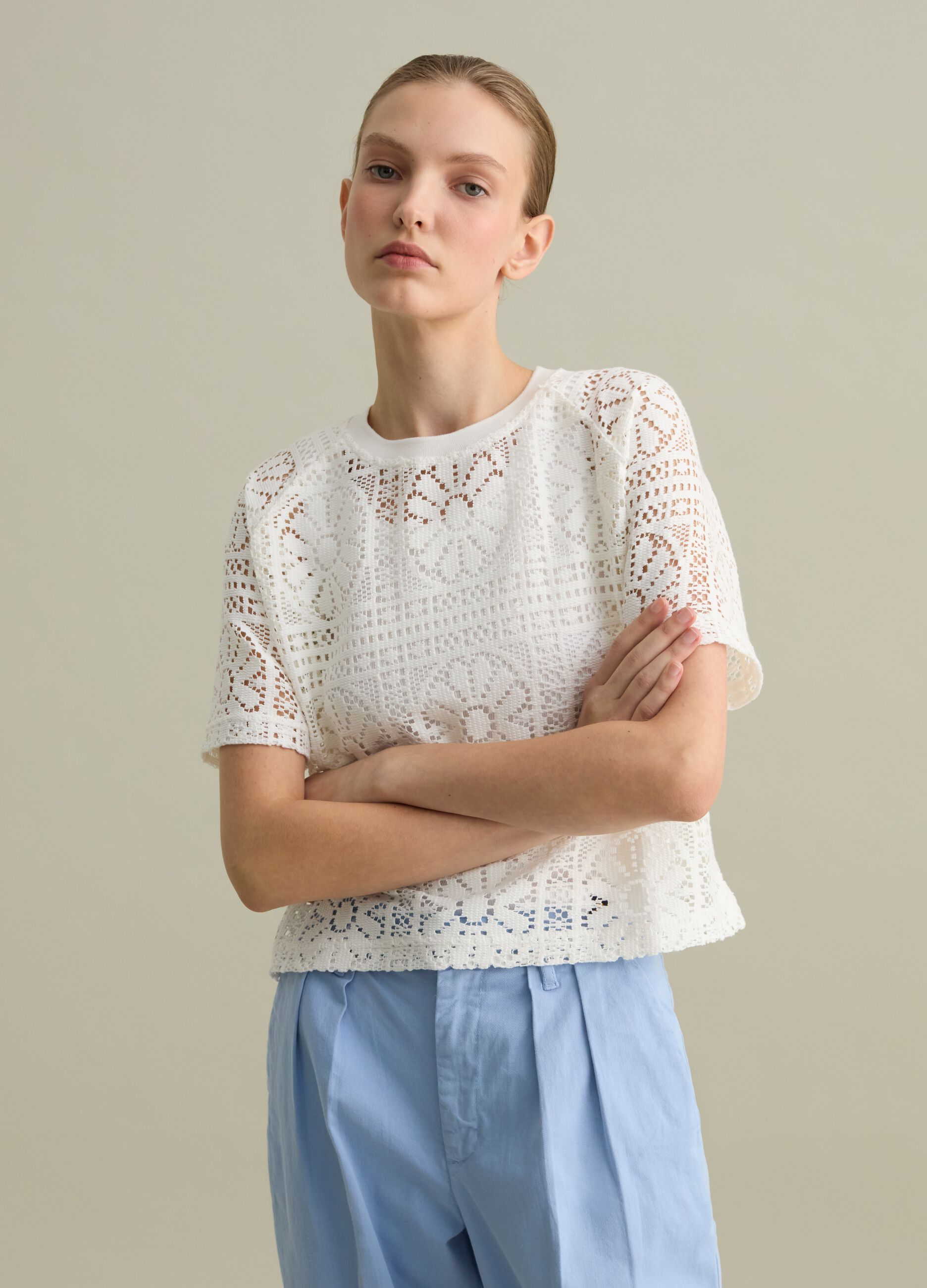 T-shirt bianca a maniche corte in pizzo