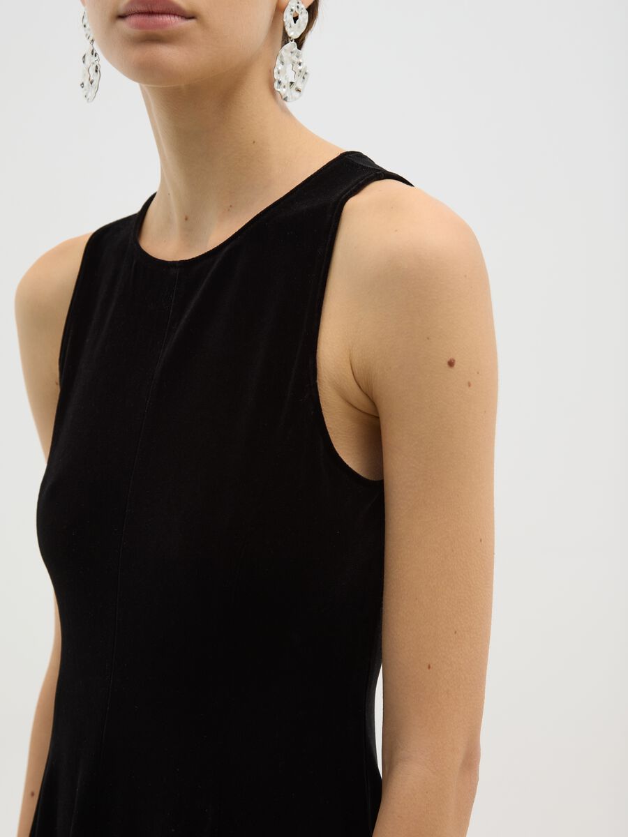 Vestito corto nero slim fit senza maniche_3