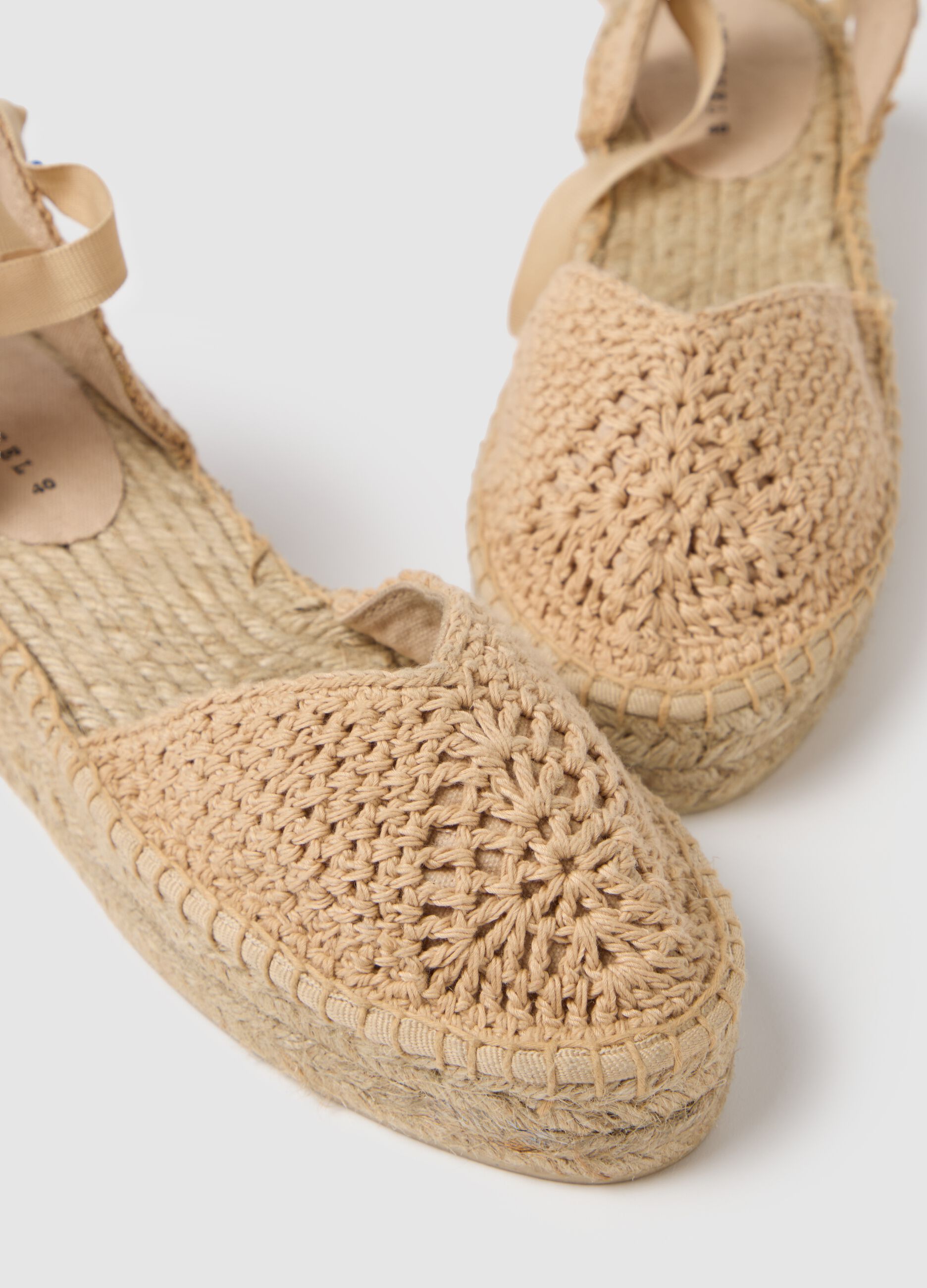 Sandali da donna beige con zeppa in corda