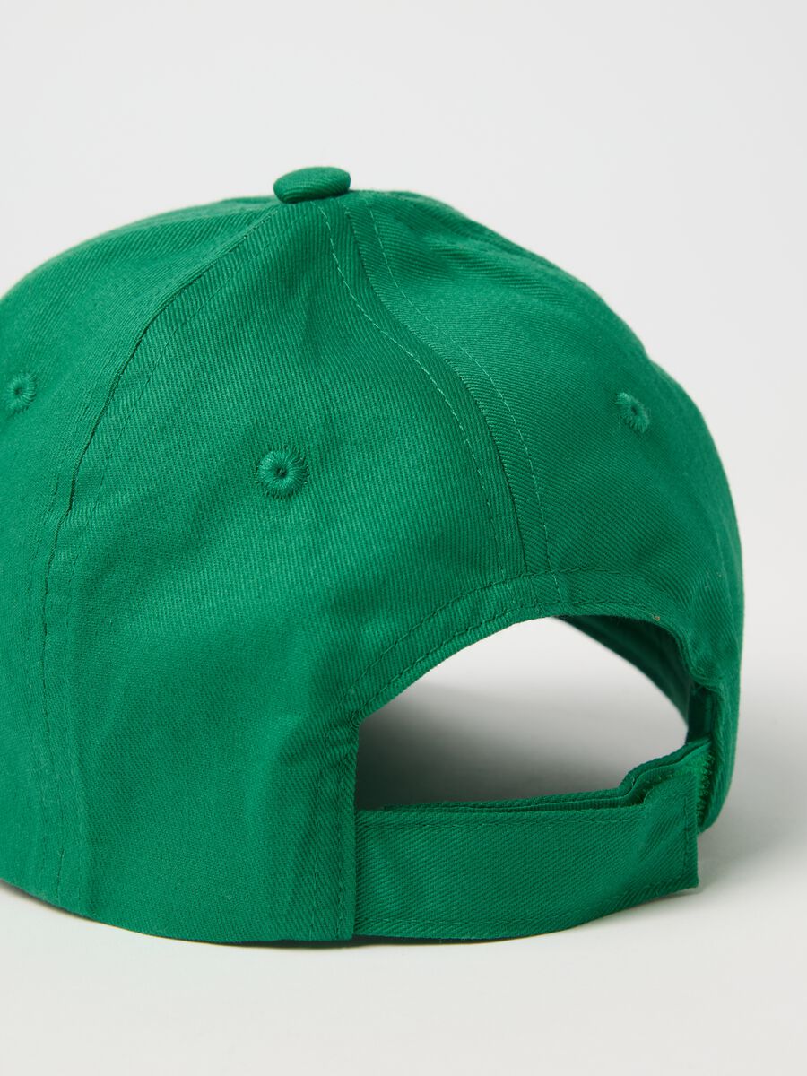 Green baseball cap with logo embroidery_2