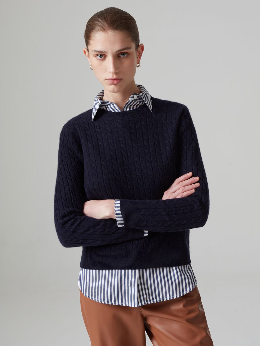 Pullover in cashmere con lavorazione a trecce_0