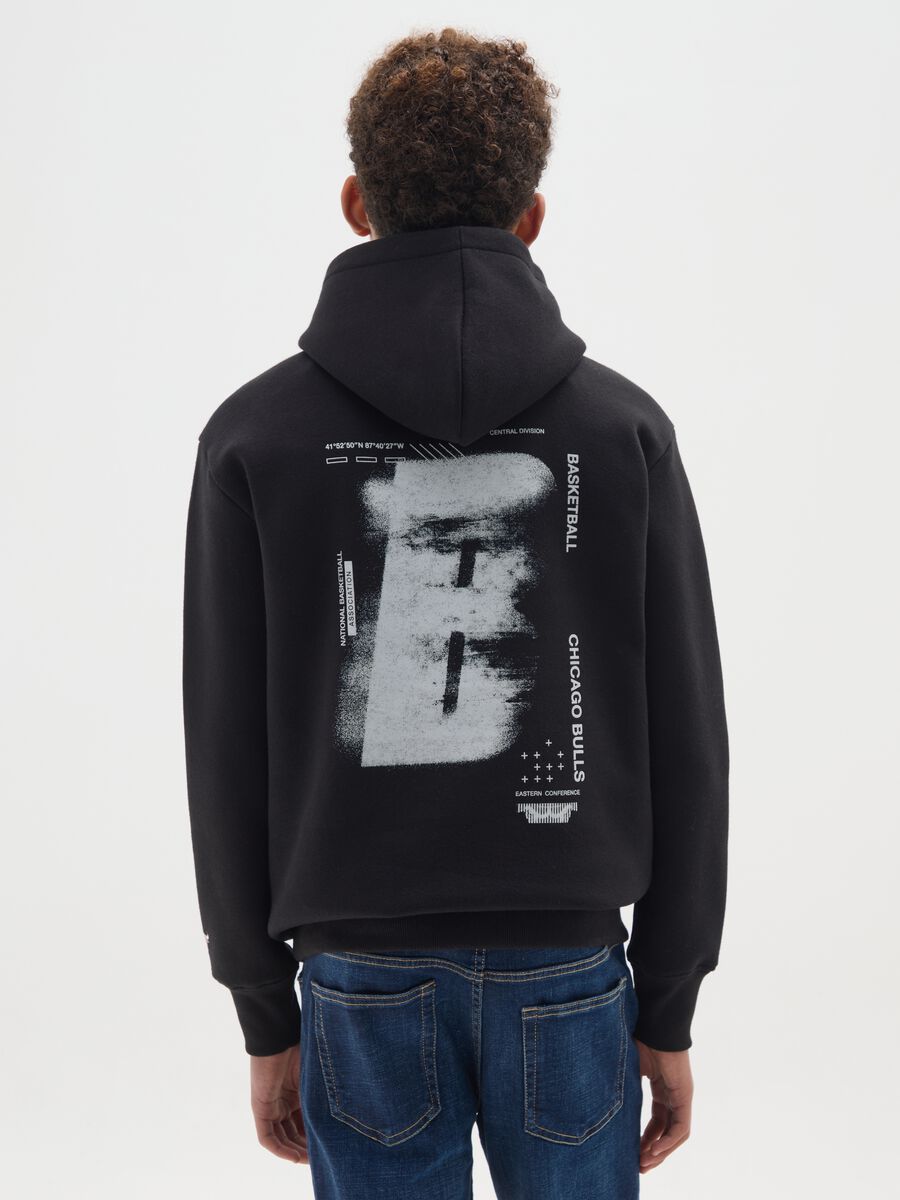 Kids' black cotton blend regular fit Chicago Bulls sweatshirt_1