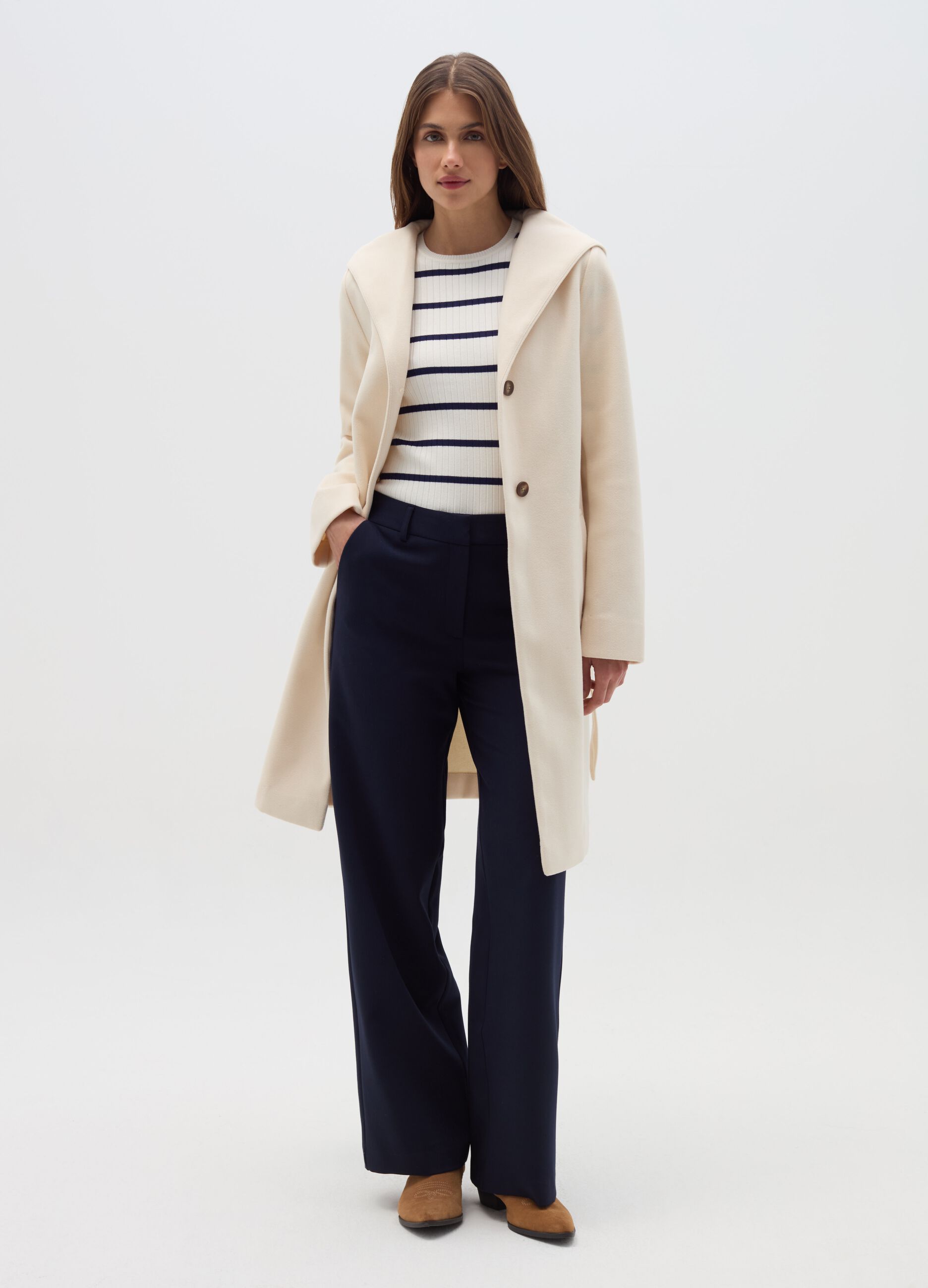Coat in soft fabric with hood