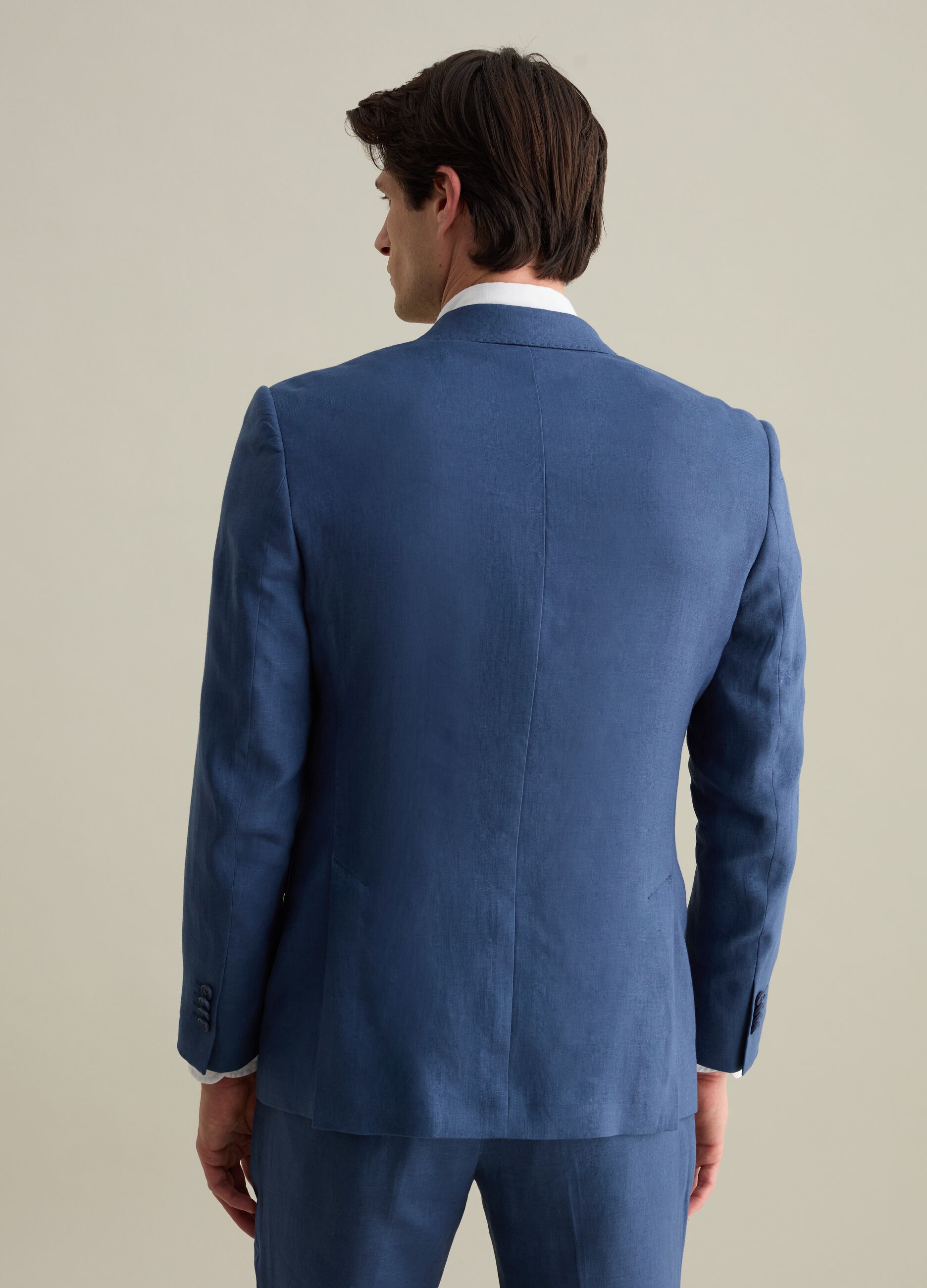 Contemporary regular-fit single-breasted blazer in linen