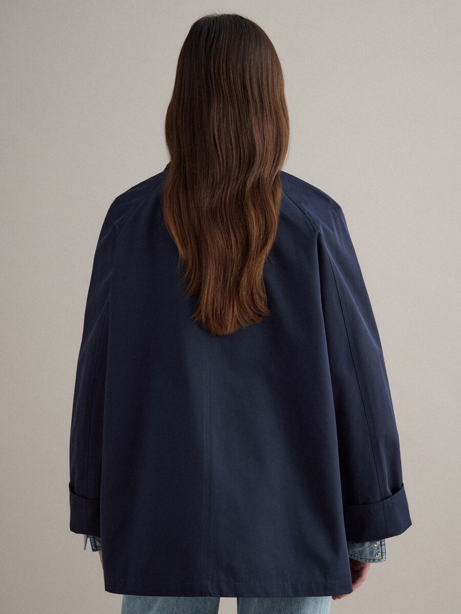 Giacca in misto cotone blu regular fit con colletto a contrasto_2