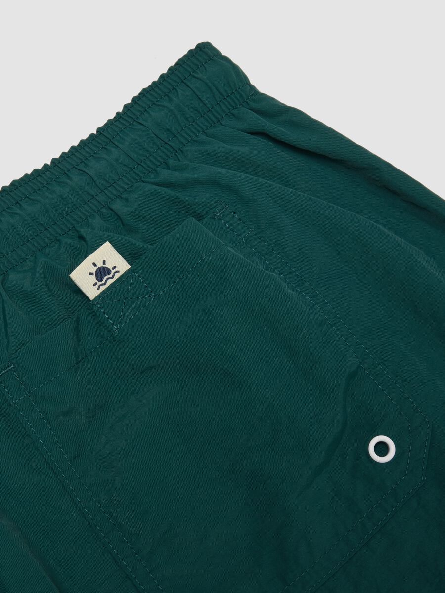 Green swim shorts with elasticated waistband_5