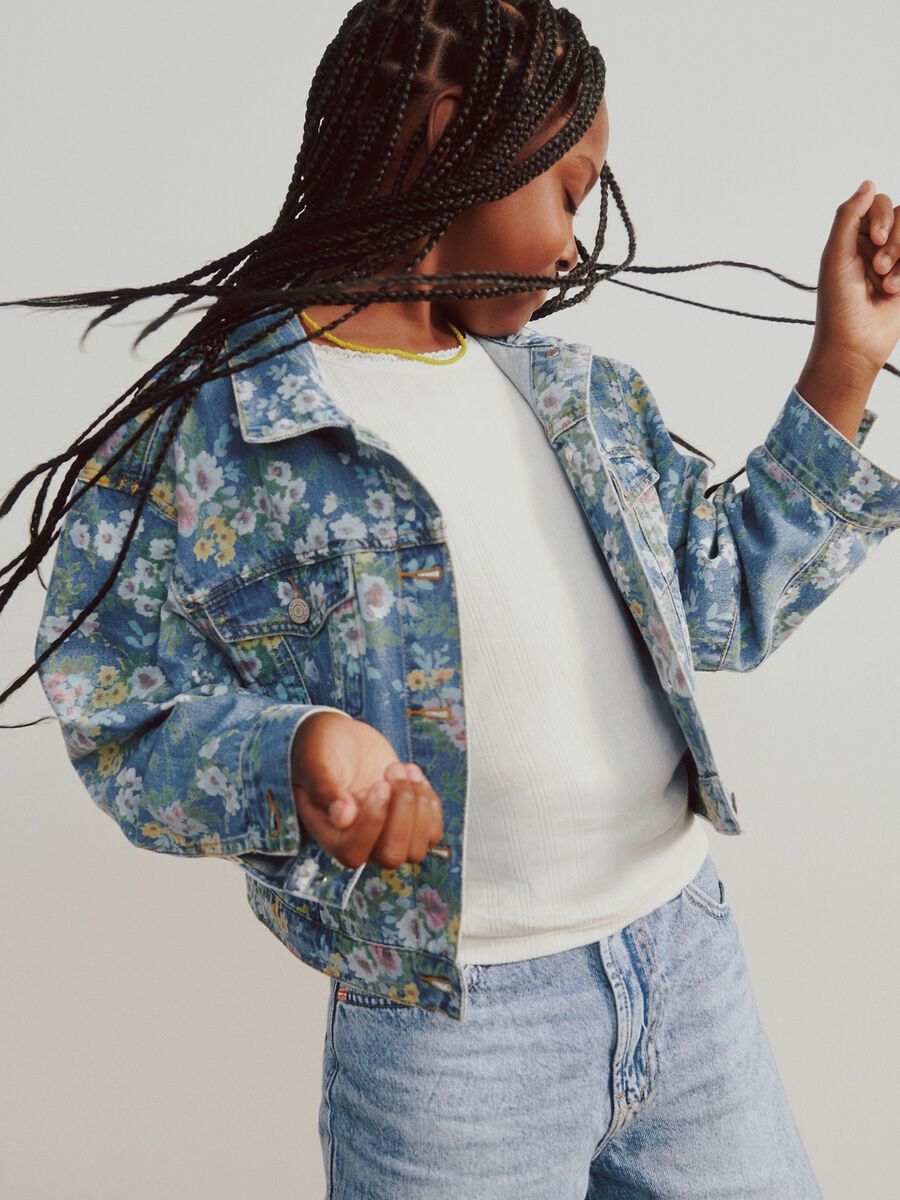Giacca denim multicolor con fiori_3