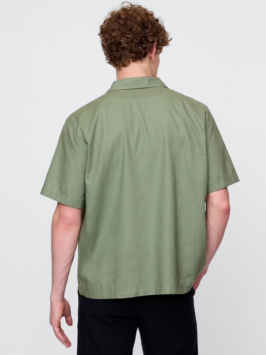 Short-sleeved green shirt in linen and cotton_2