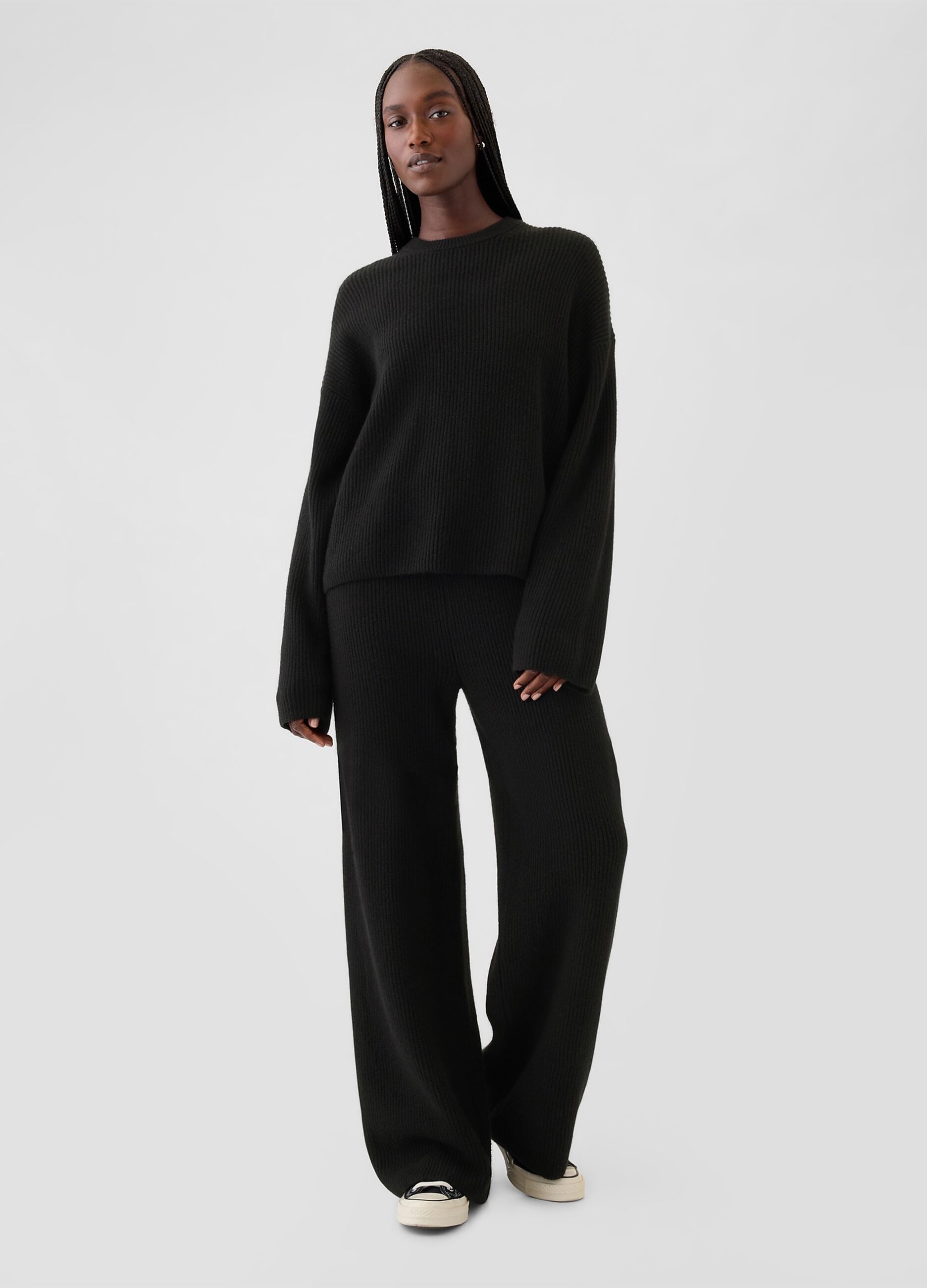 Pullover with ribbed design