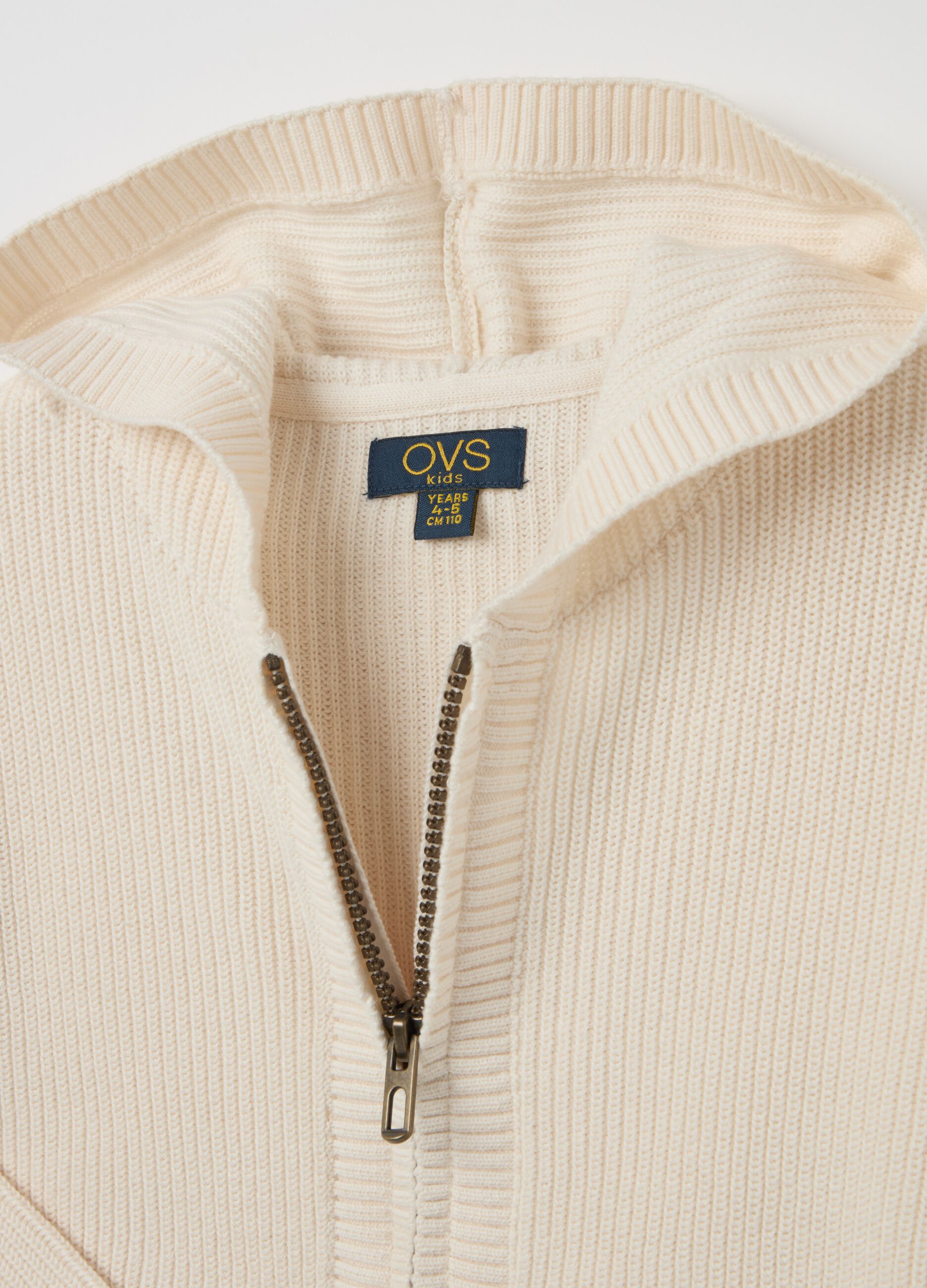 Knitted cardigan with hood