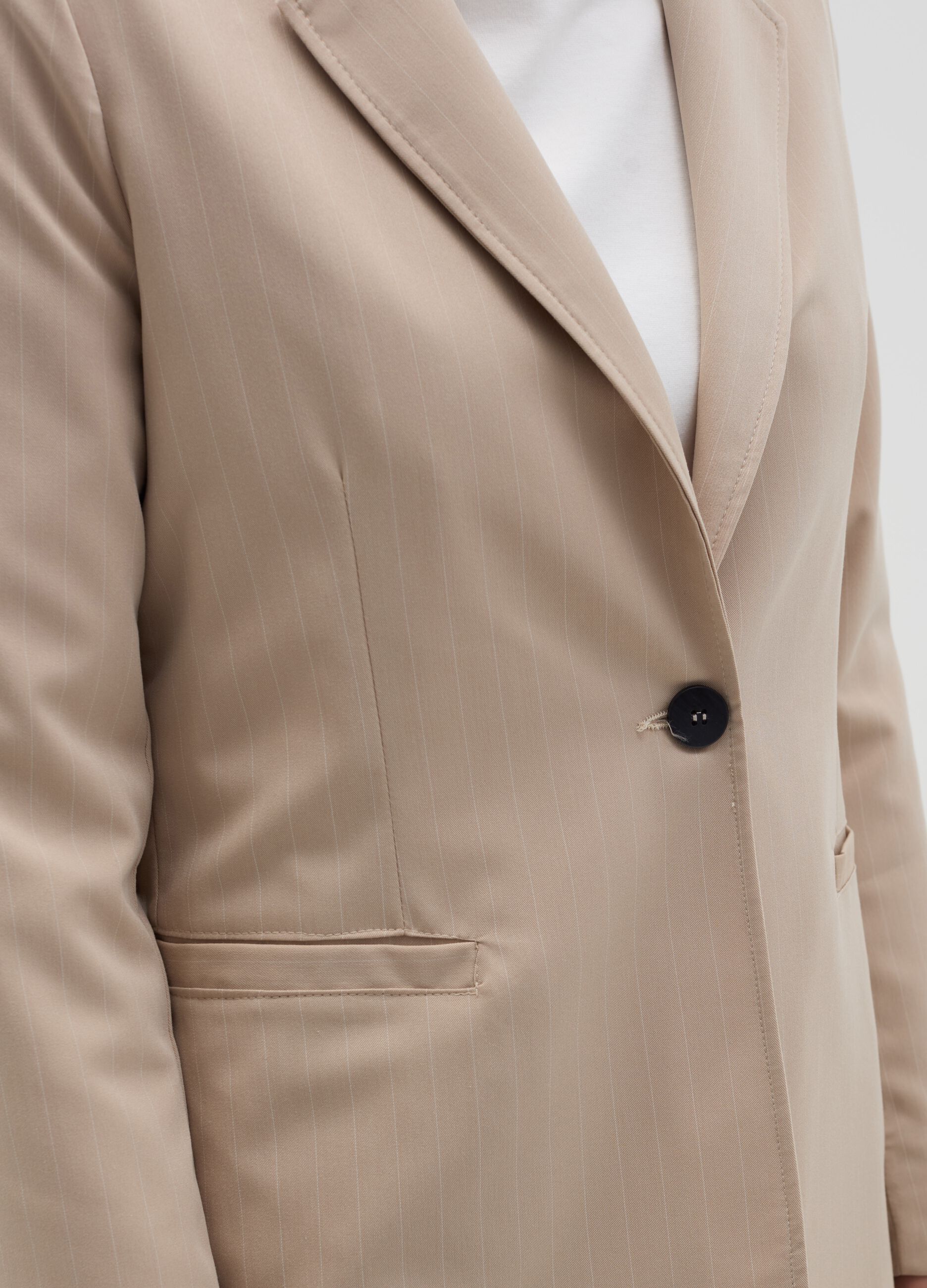 Single-breasted pinstriped blazer