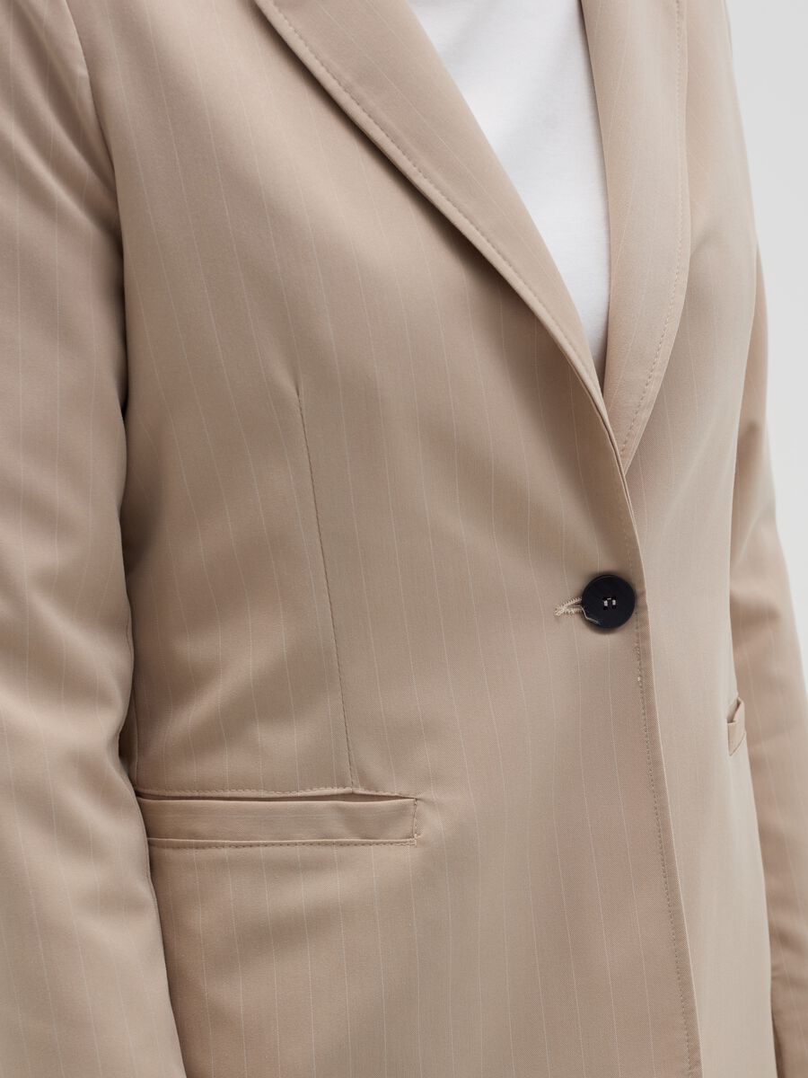Single-breasted pinstriped blazer_2