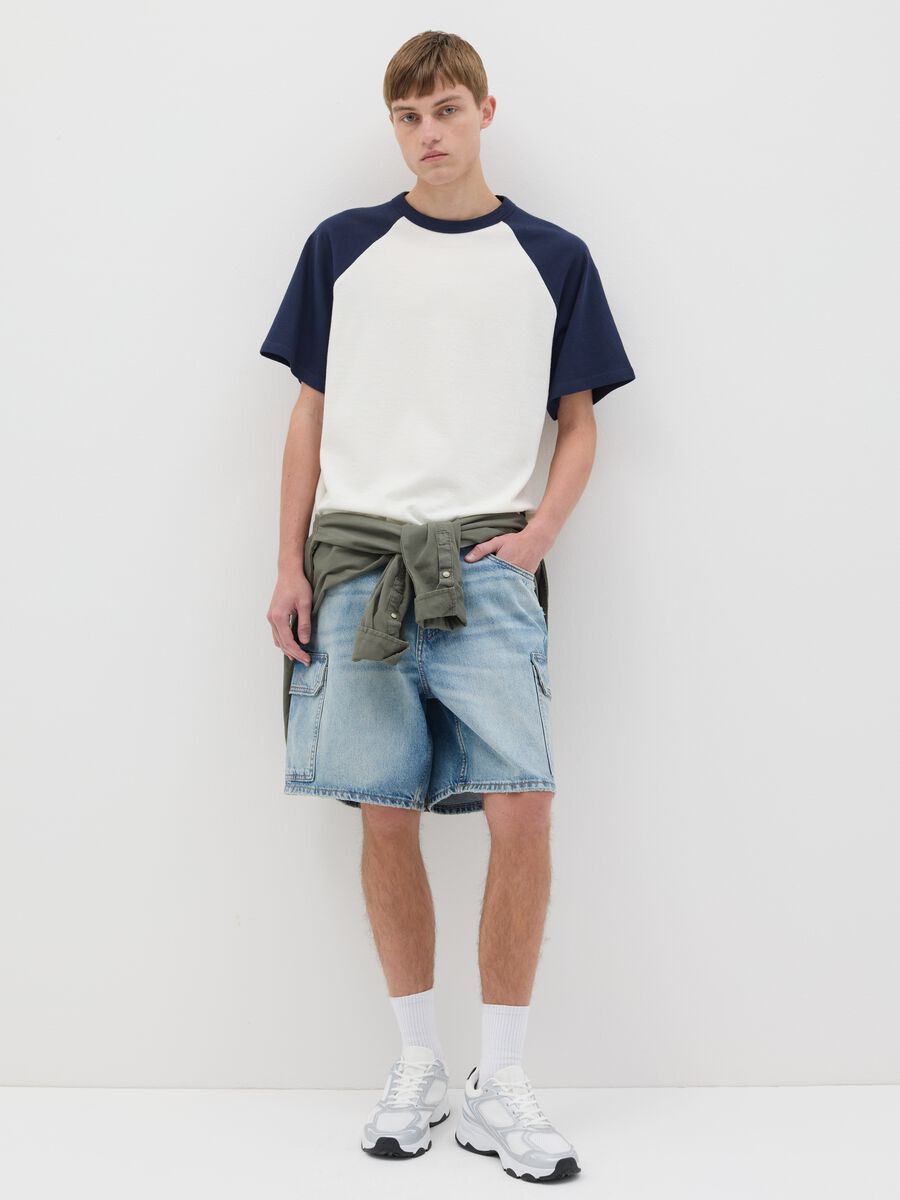 Cargo Bermuda shorts in light denim_0