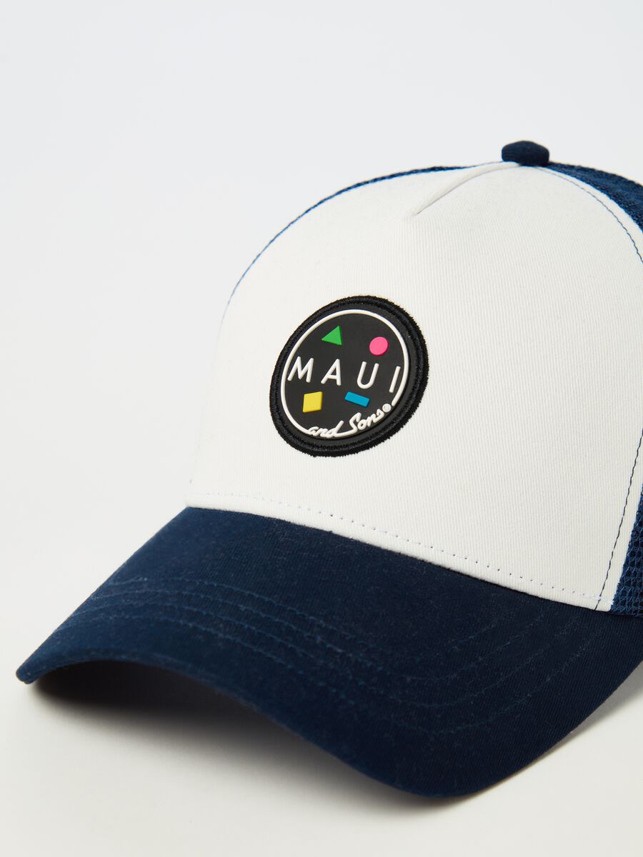 Baseball cap with patch with logo_1