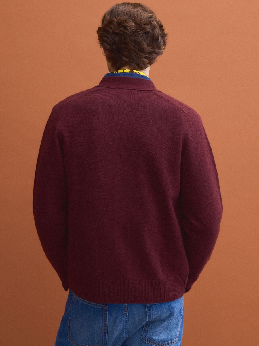 Cardigan rosso in misto lana con scollo profondo a V_3