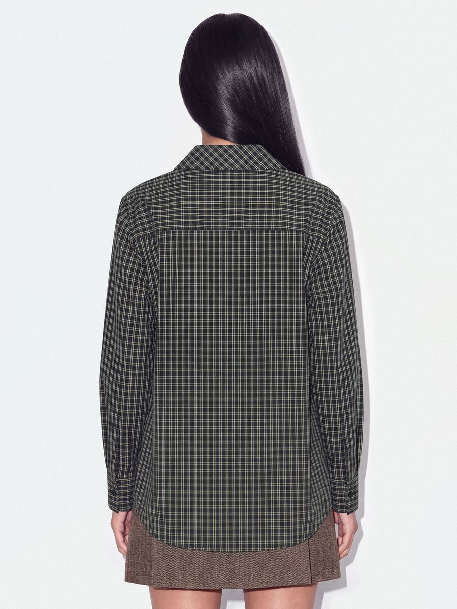 Camicia over nera in misto cotone a quadri con fiocco_3