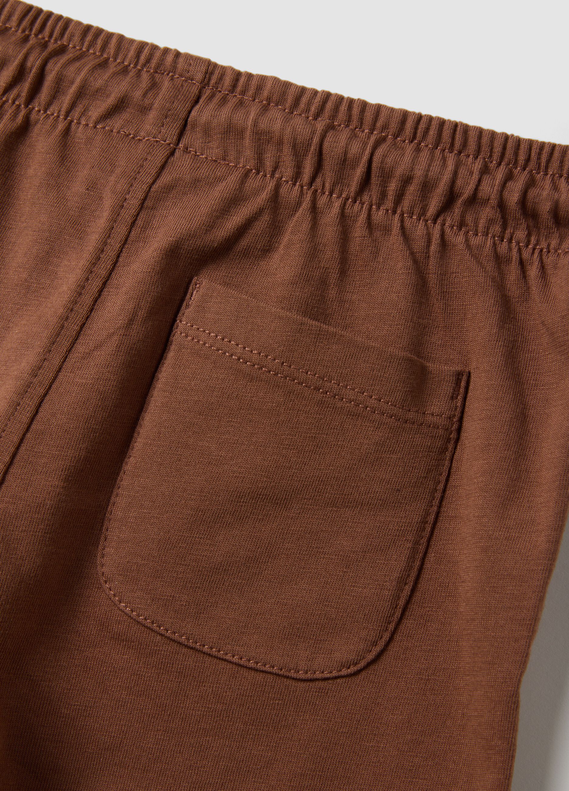 Shorts marroni in puro cotone organico con vita elasticizzata per bimbo regular fit