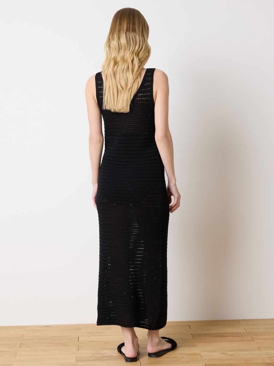 Long sleeveless crochet dress_3