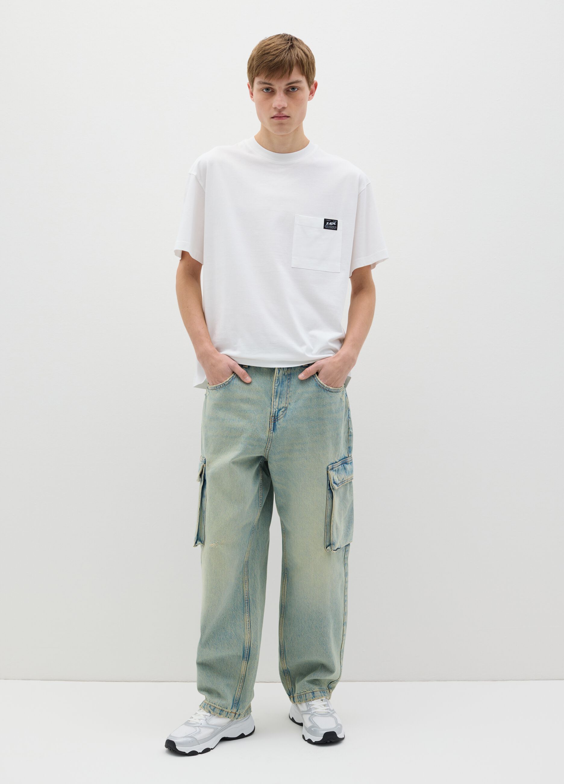 T-shirt in cotone con tasca
