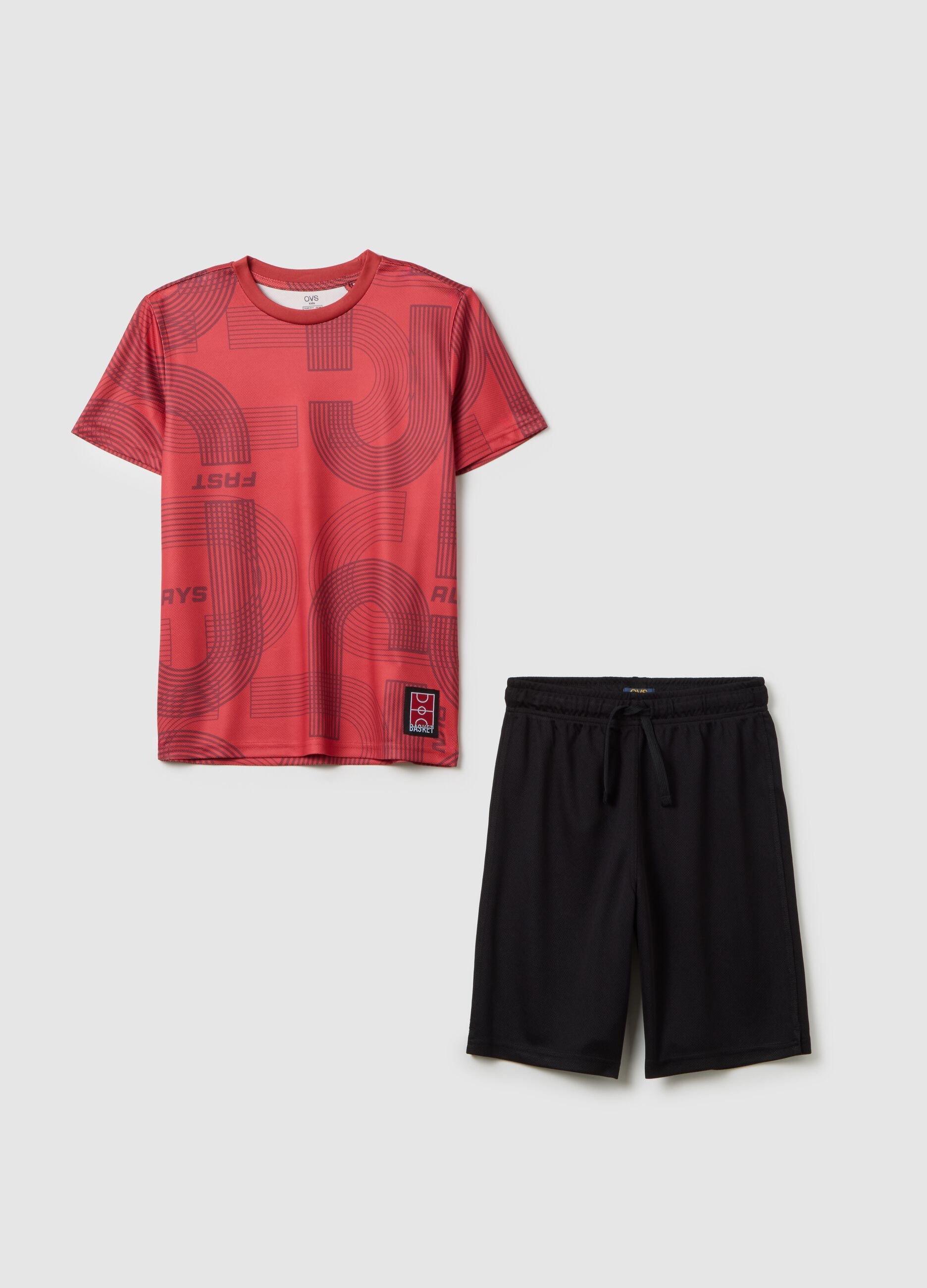 Completo sportivo da ragazzo in rosso regular fit