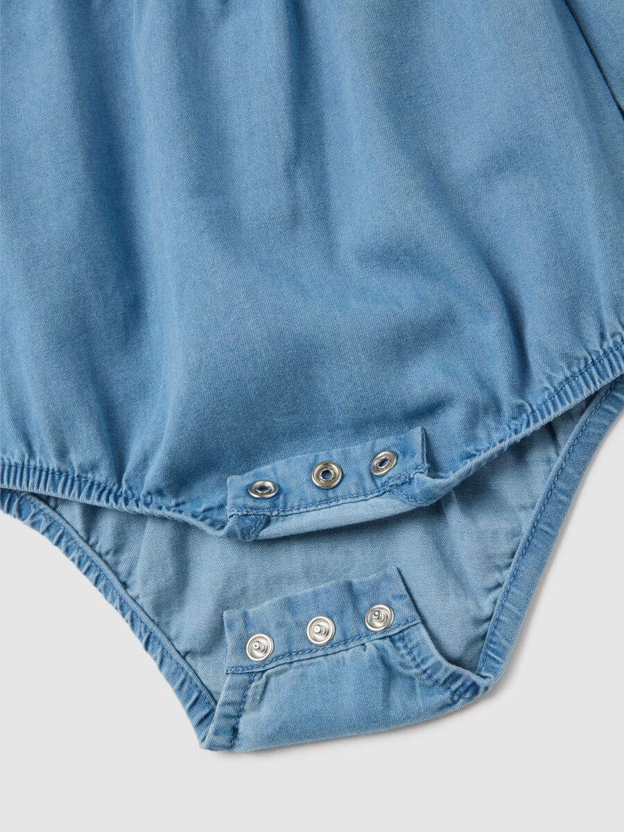 Baby girl bodysuit in pure denim cotton with frills_2