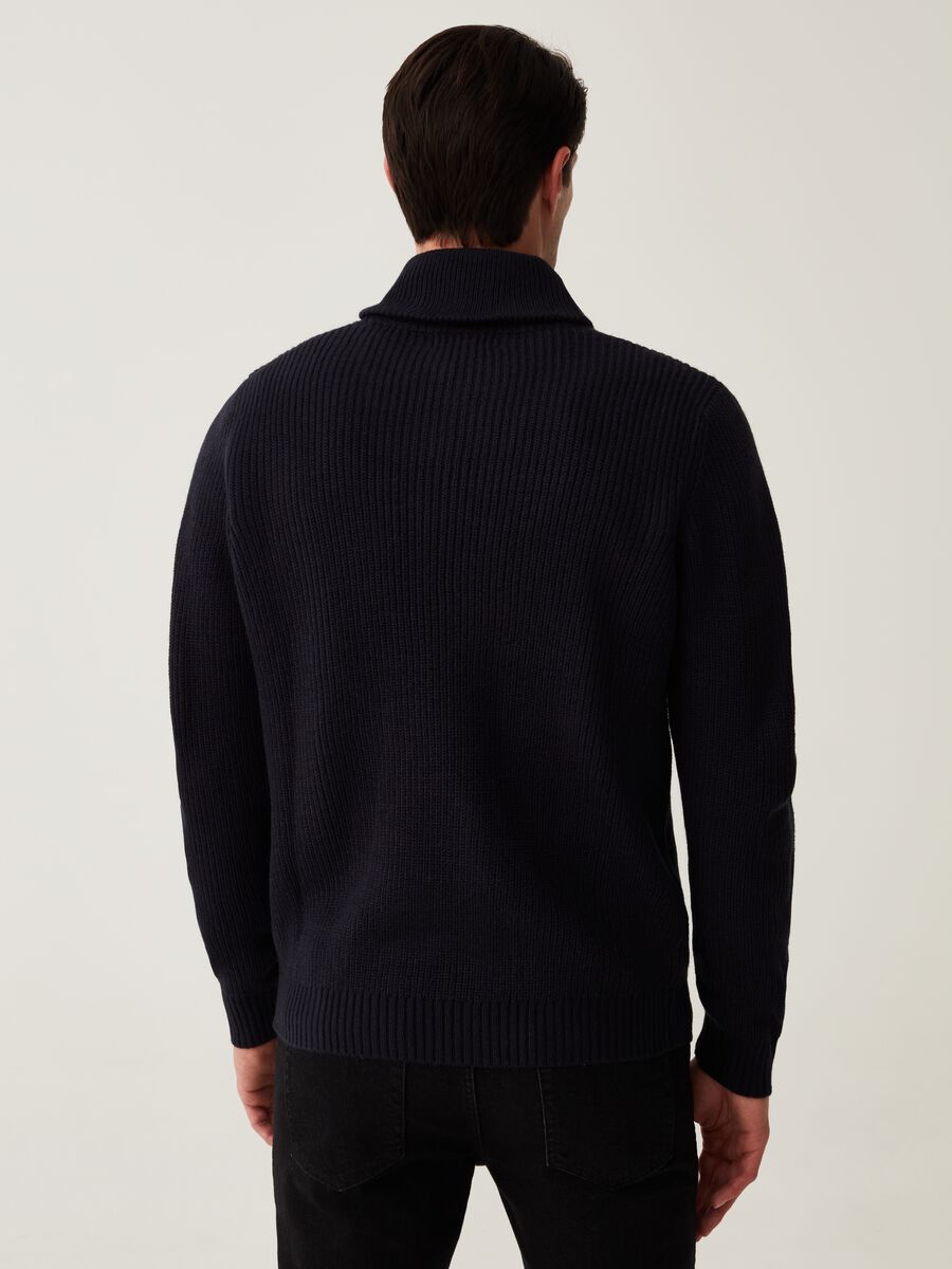Pullover con collo a scialle_2