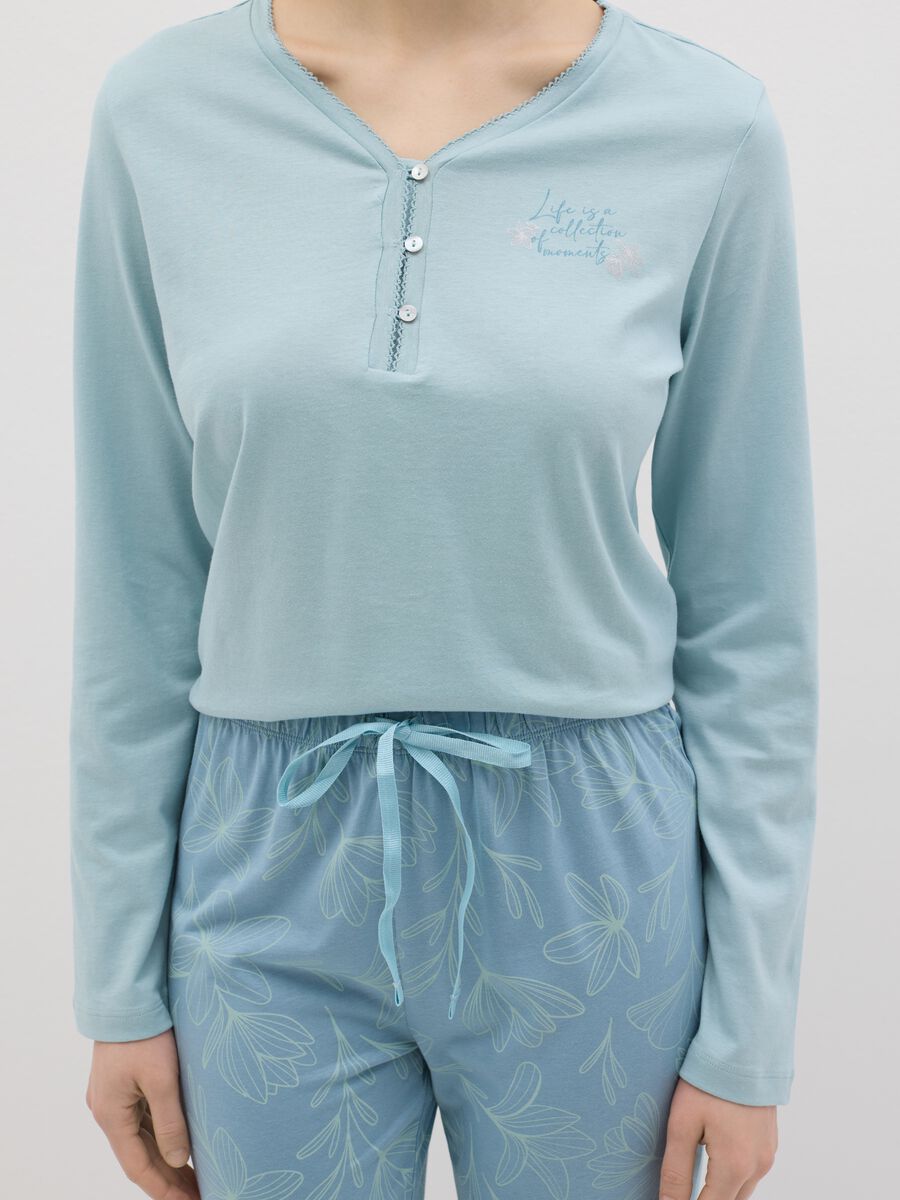 Light blue cotton pyjamas with granddad neckline and print_3