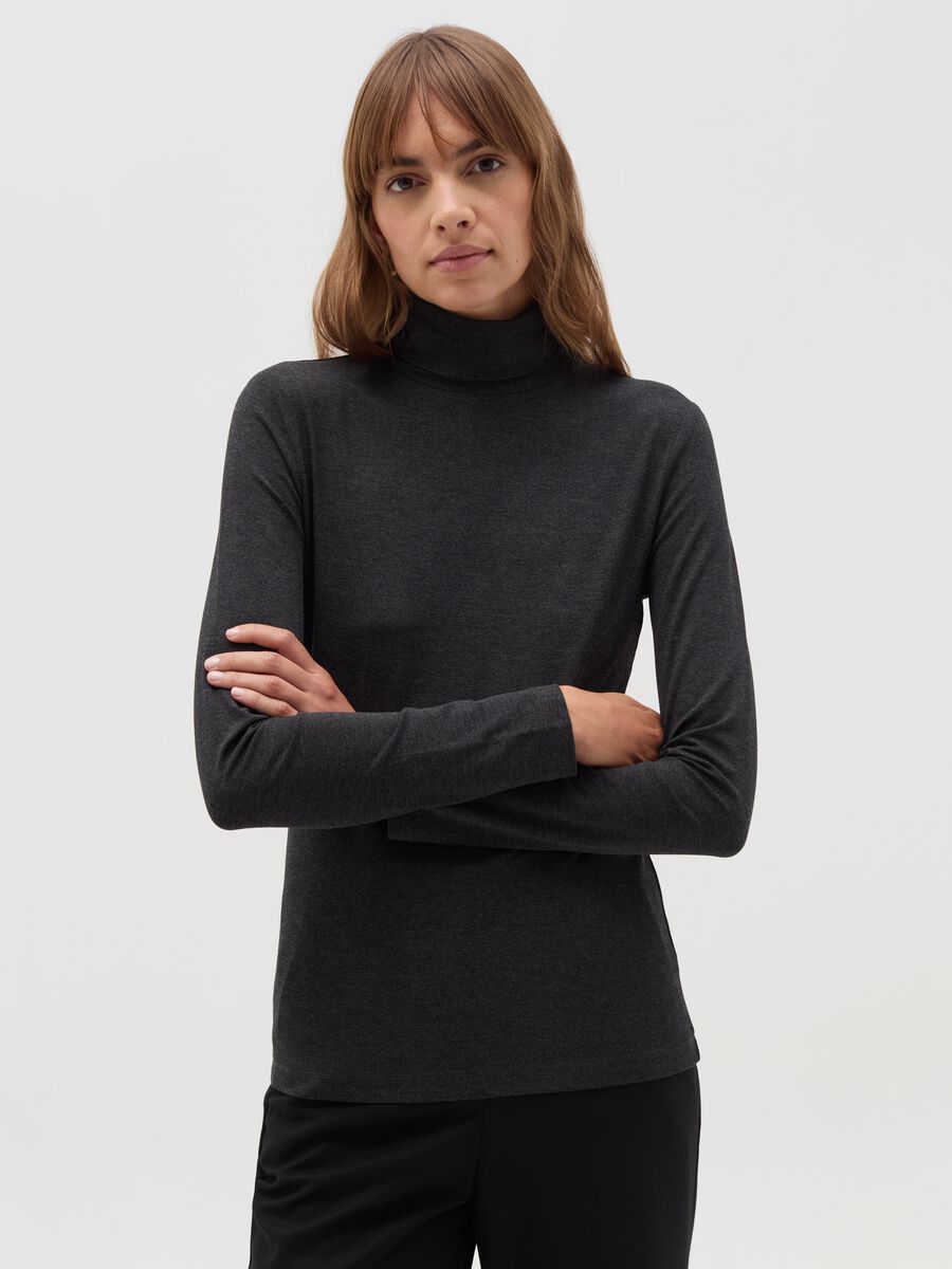 Long-sleeved T-shirt with high neck_0