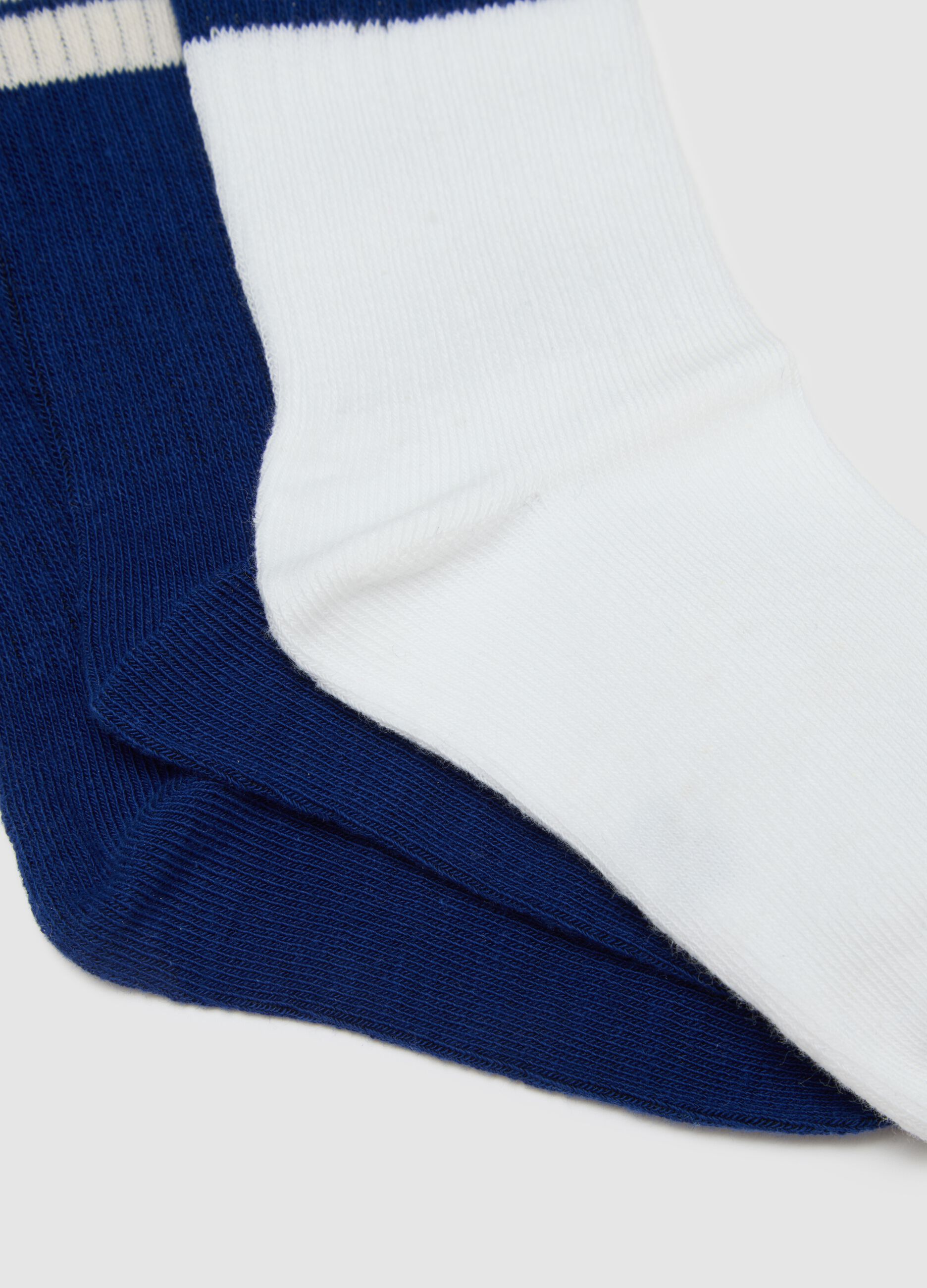 Set of multicoloured stretchy cotton boy's socks tripack