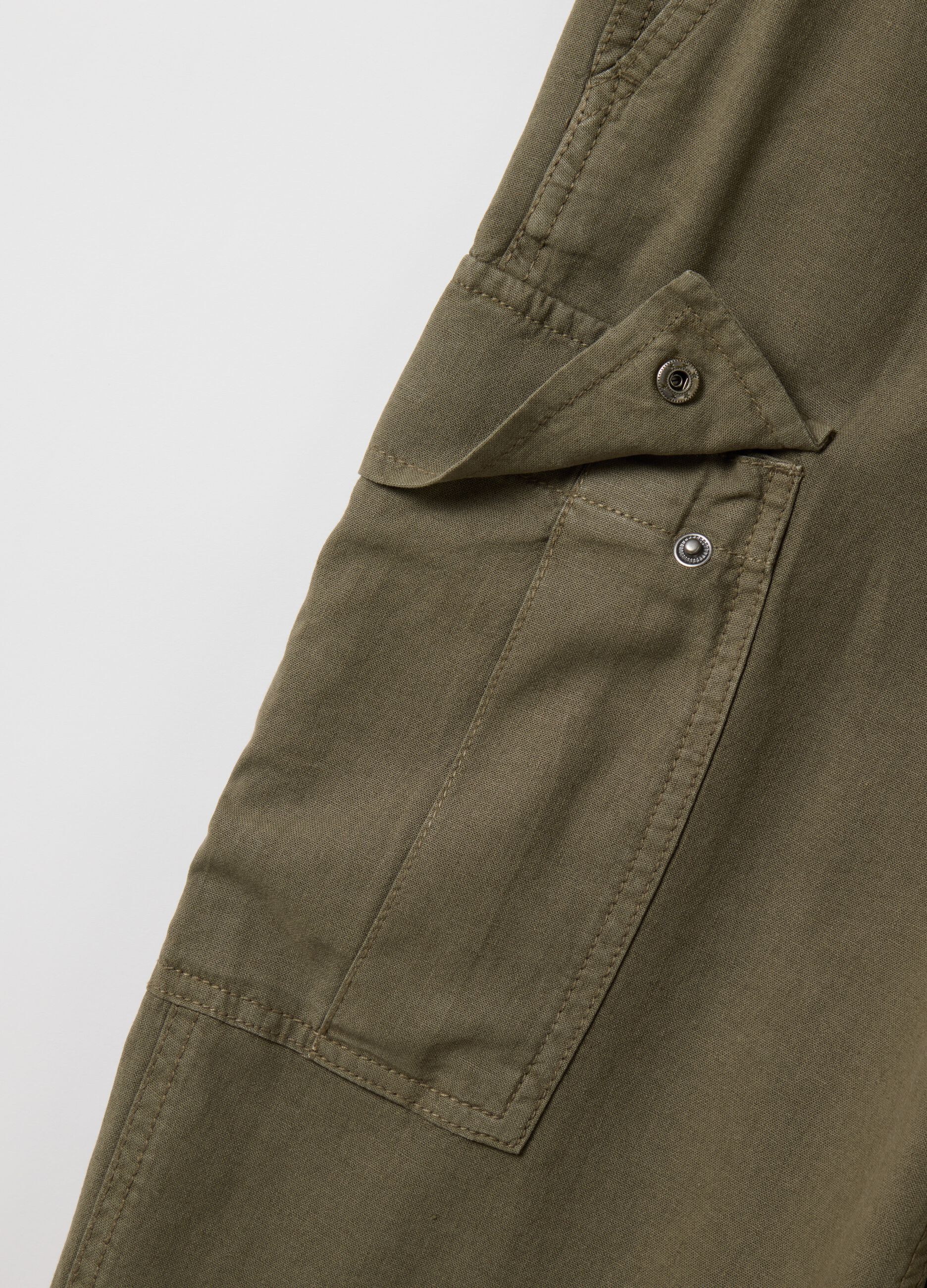 Pantaloni cargo da uomo in lino e cotone verdi regular fit con tasche multiple