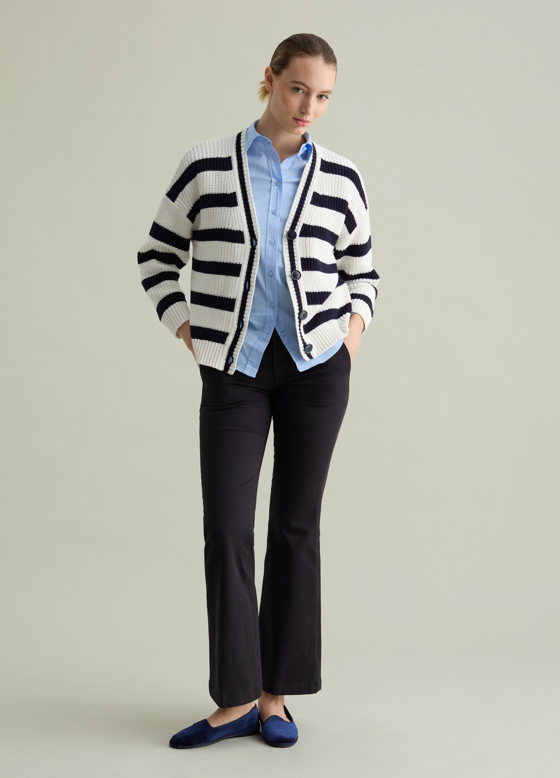 Cardigan tricot a righe con scollo a V