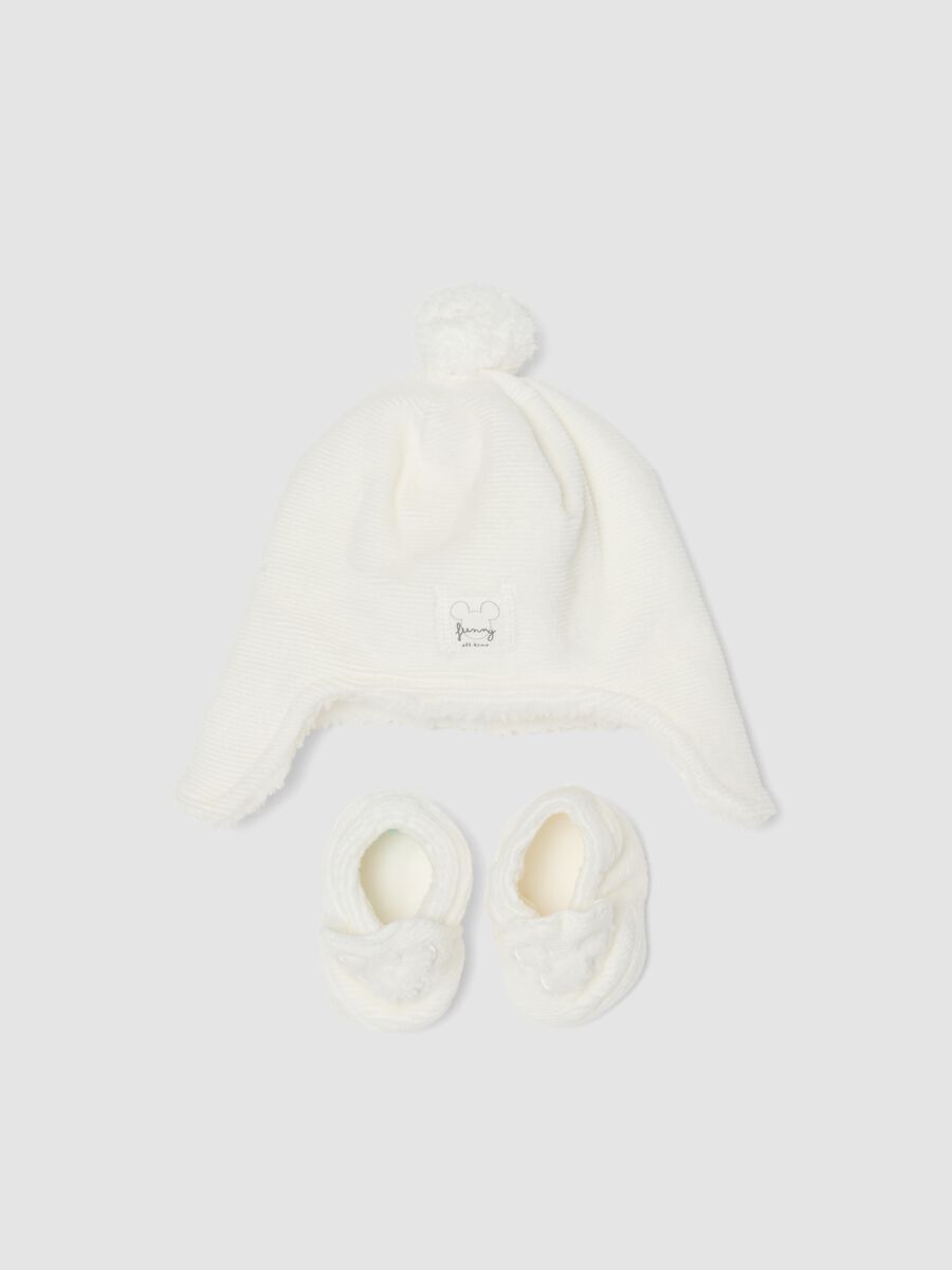 Set bianco con cappello e scarpine per neonato con stampa Mickey Mouse_0