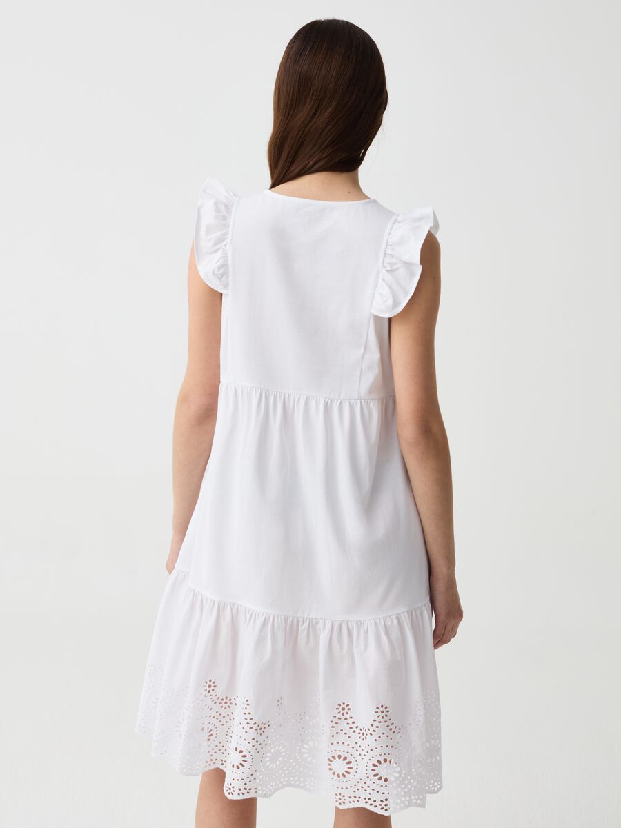 Short tiered dress with broderie anglaise details_2