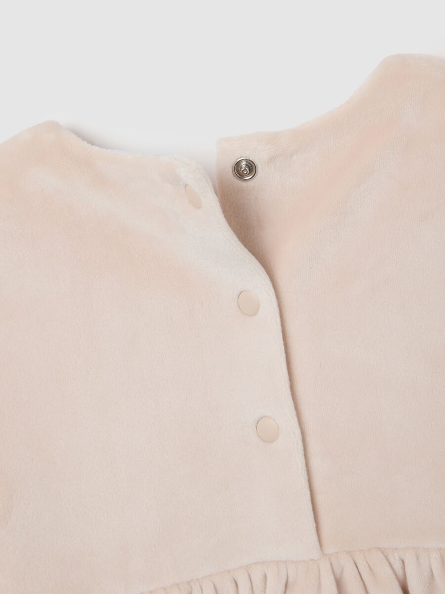 Beige velour dress with embroidered collar_3