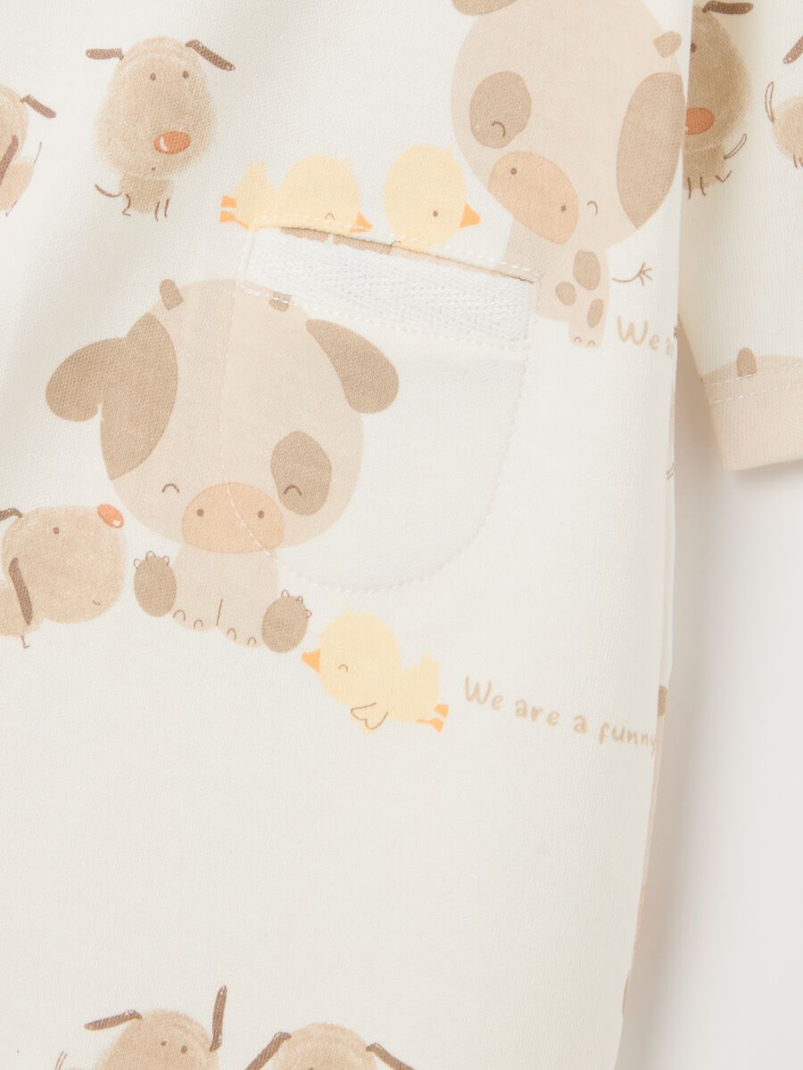 Cotton onesie with feet and "We are a funny family" embroidery_2