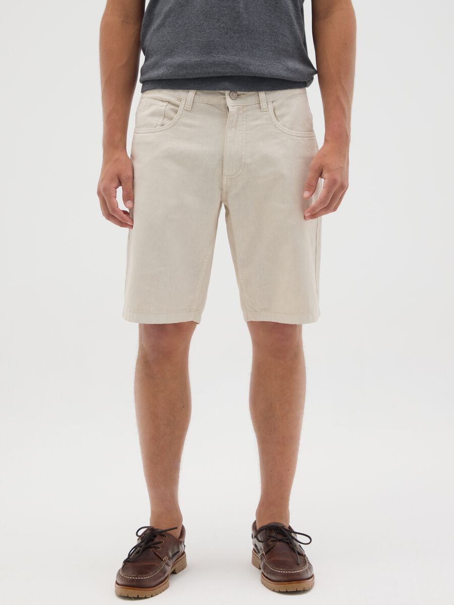 Shorts da uomo in misto cotone beige regular fit_1