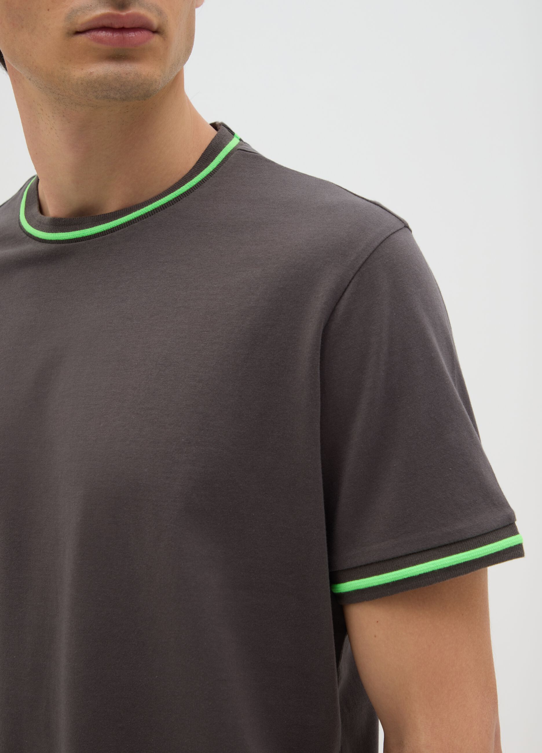 Men's grey regular fit pure cotton t-shirt