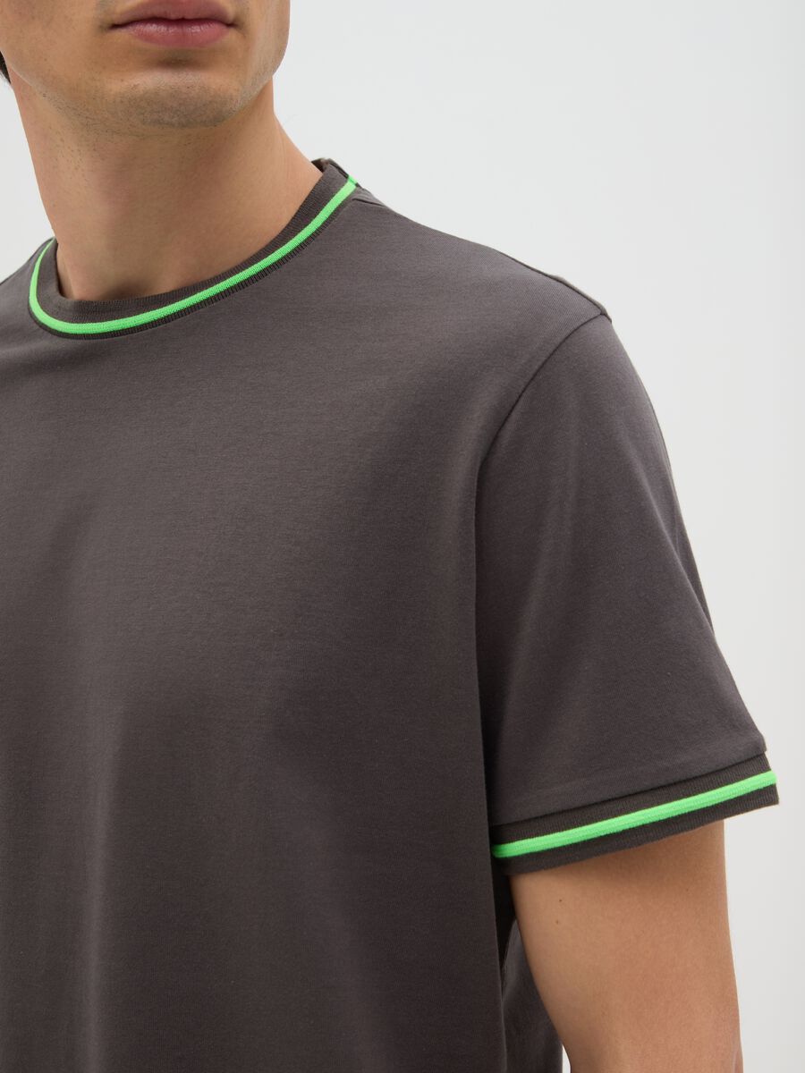 Men's grey regular fit pure cotton t-shirt_2