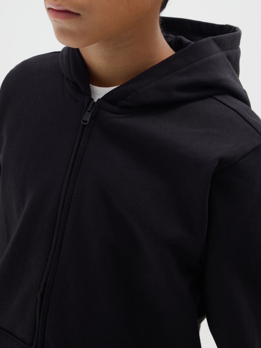 Felpa con cappuccio nera da ragazzo in puro cotone regular fit_2